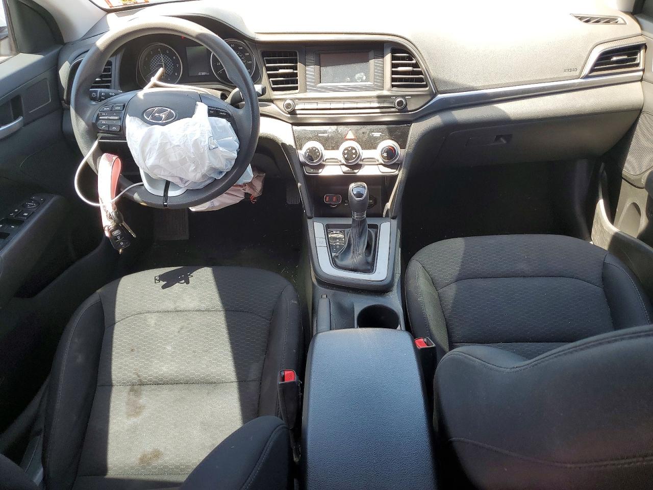 2019 Hyundai Elantra Se White vin: 5NPD74LF9KH407034