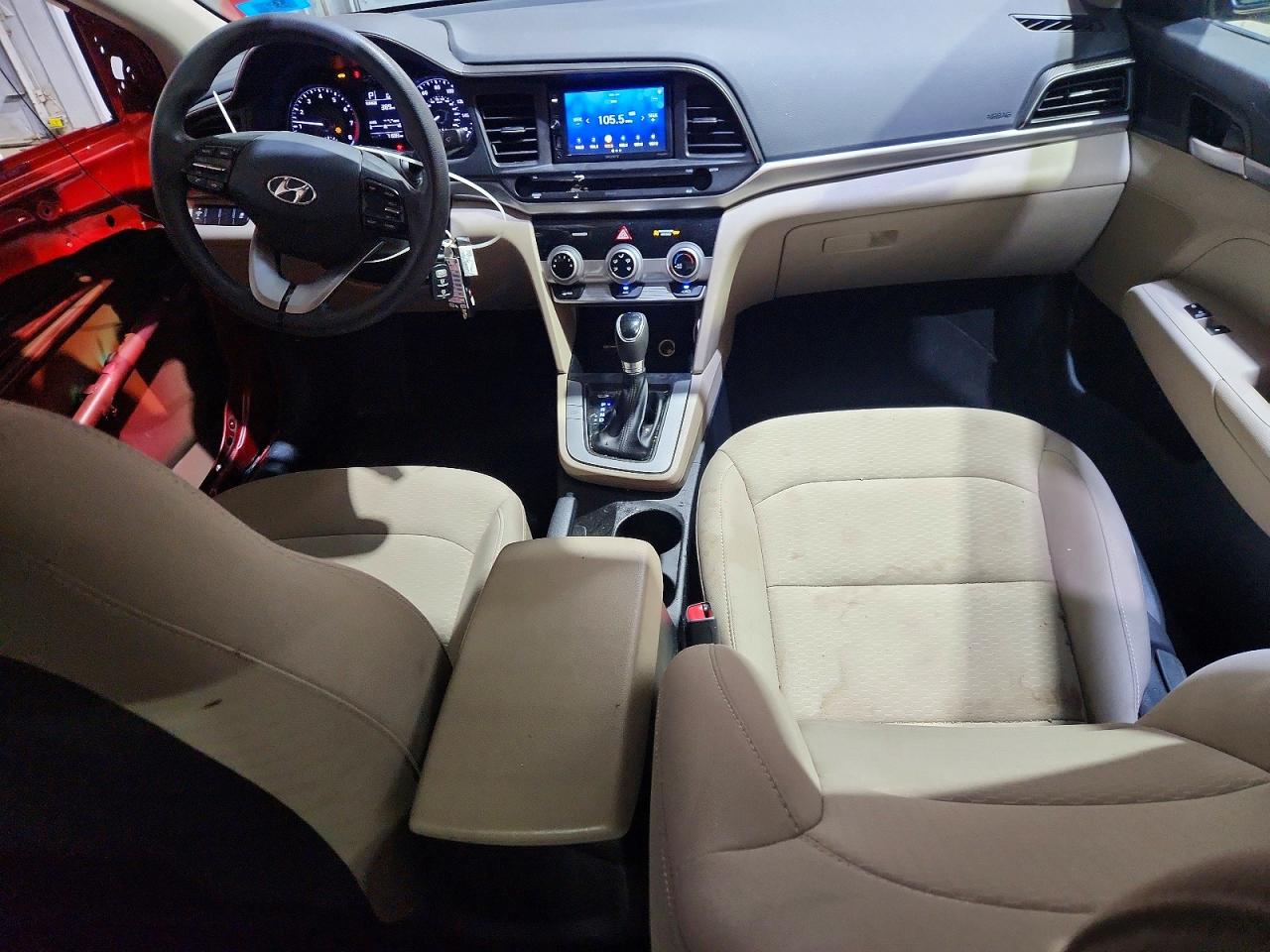 2019 Hyundai Elantra Se Red vin: 5NPD74LF9KH425095