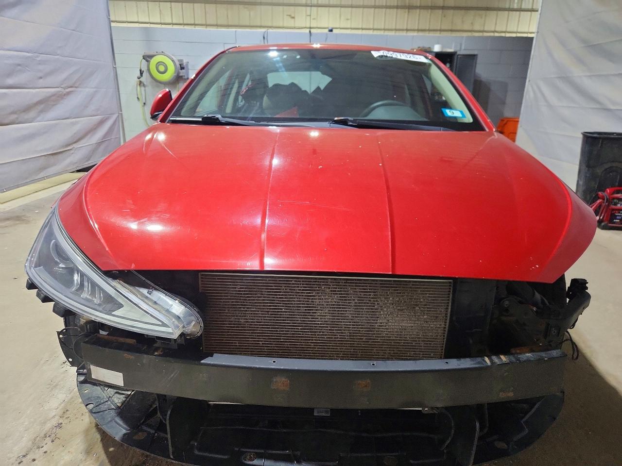 2019 Hyundai Elantra Se Red vin: 5NPD74LF9KH425095