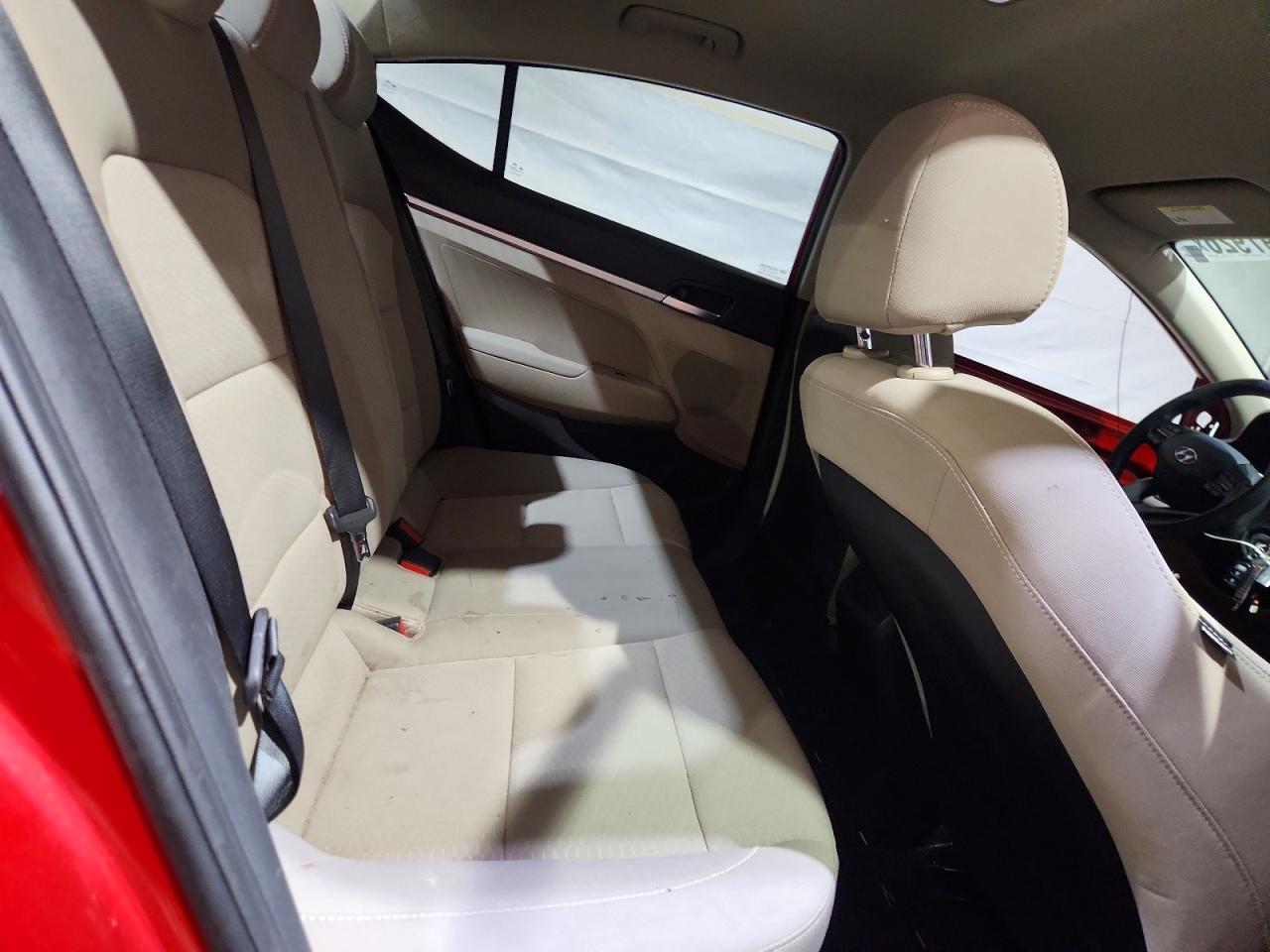 2019 Hyundai Elantra Se Red vin: 5NPD74LF9KH425095