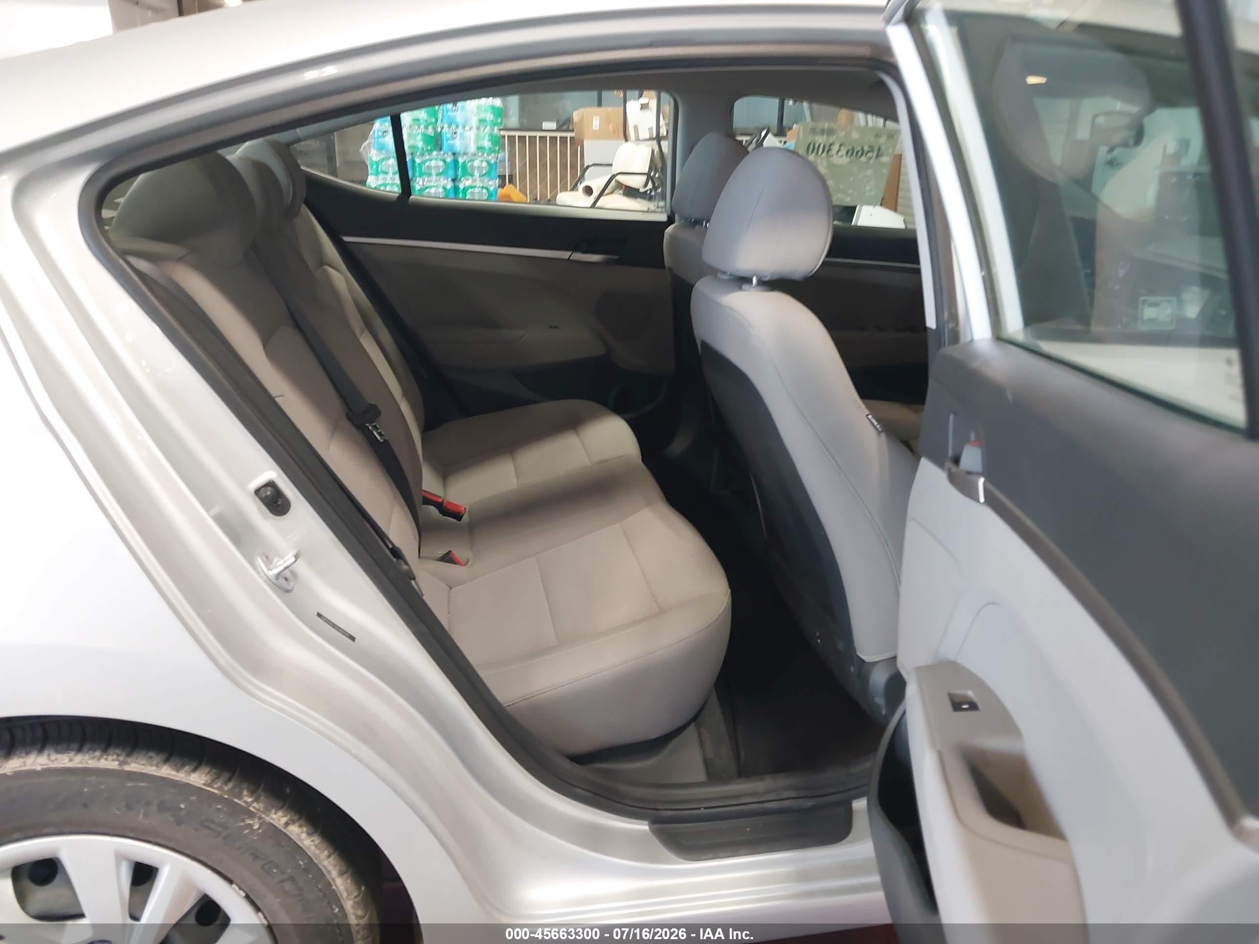 2019 Hyundai Elantra Se Серебряный vin: 5NPD74LF9KH487595