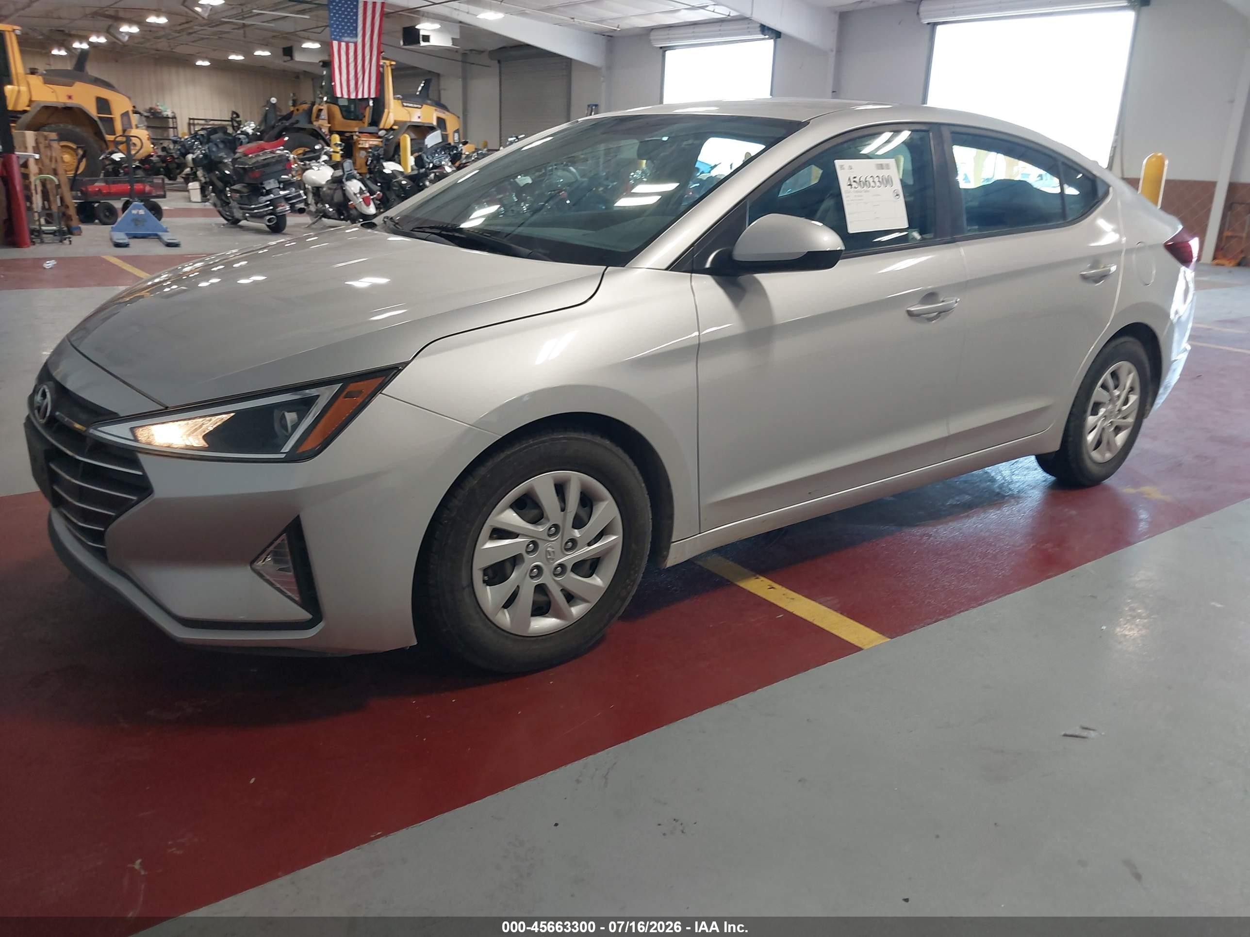 2019 Hyundai Elantra Se Серебряный vin: 5NPD74LF9KH487595