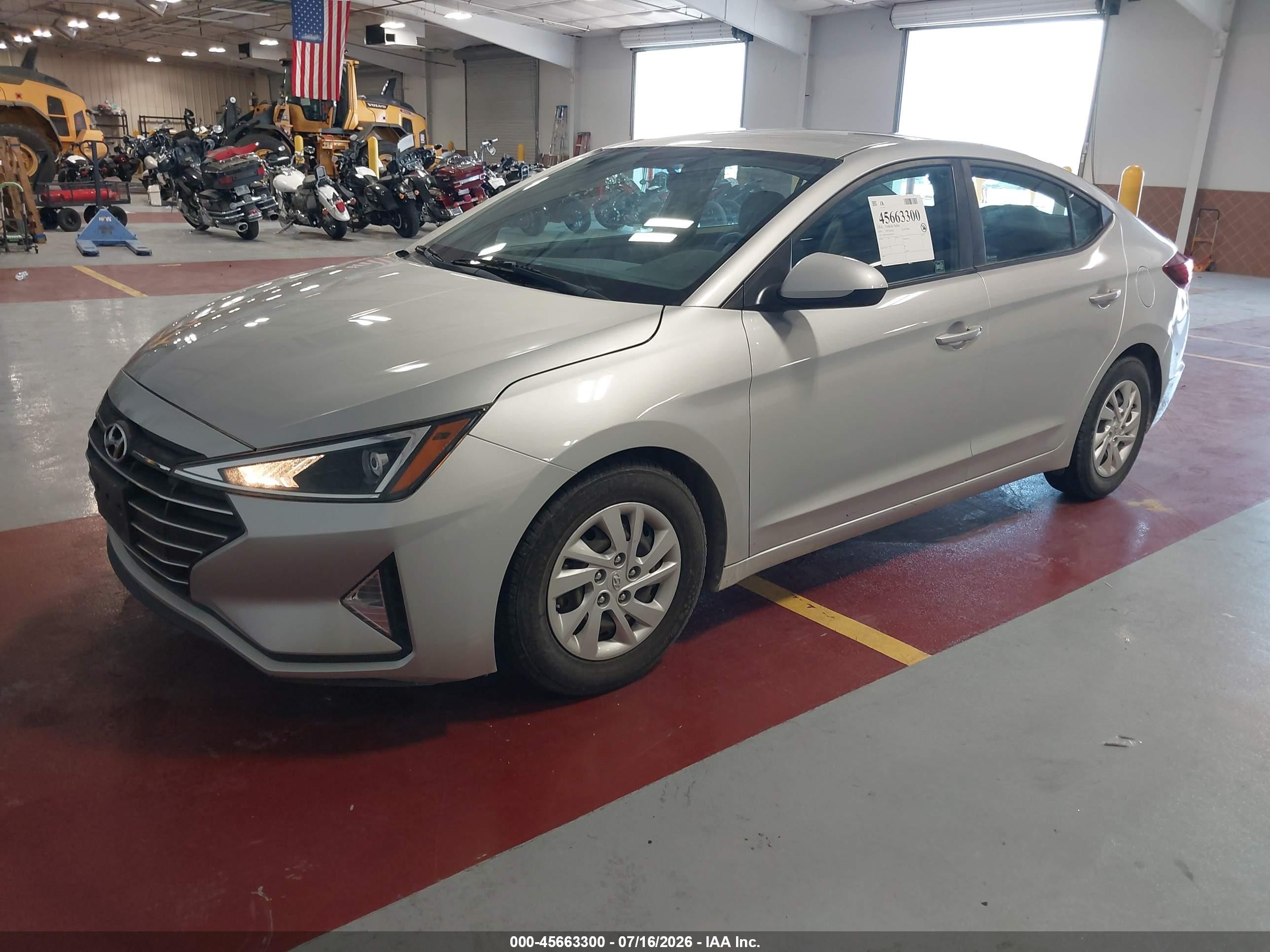 2019 Hyundai Elantra Se Серебряный vin: 5NPD74LF9KH487595