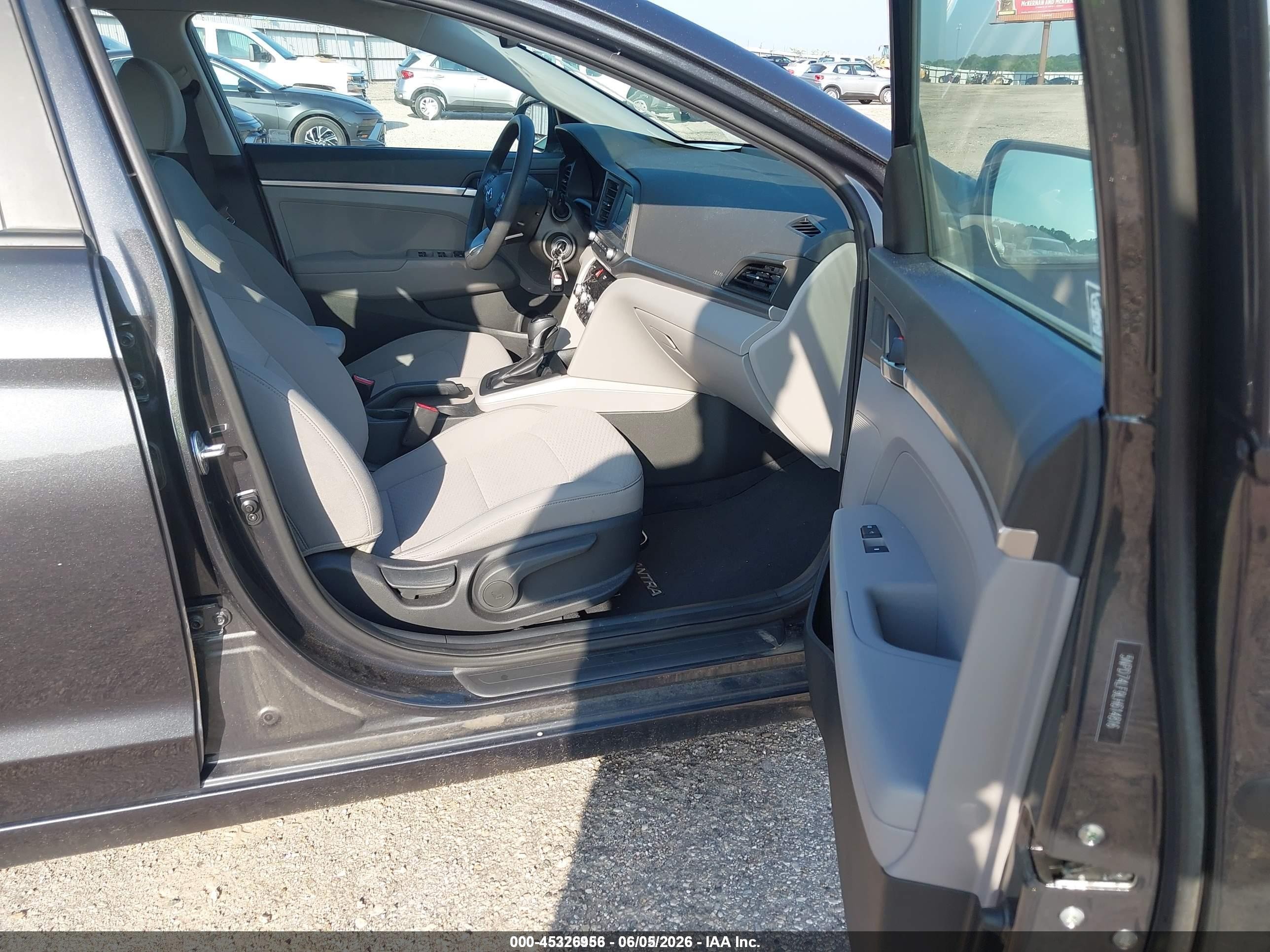 2020 Hyundai Elantra Se Black vin: 5NPD74LF9LH614816