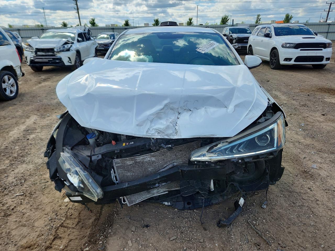 2019 Hyundai Elantra Se White vin: 5NPD74LFXKH480459