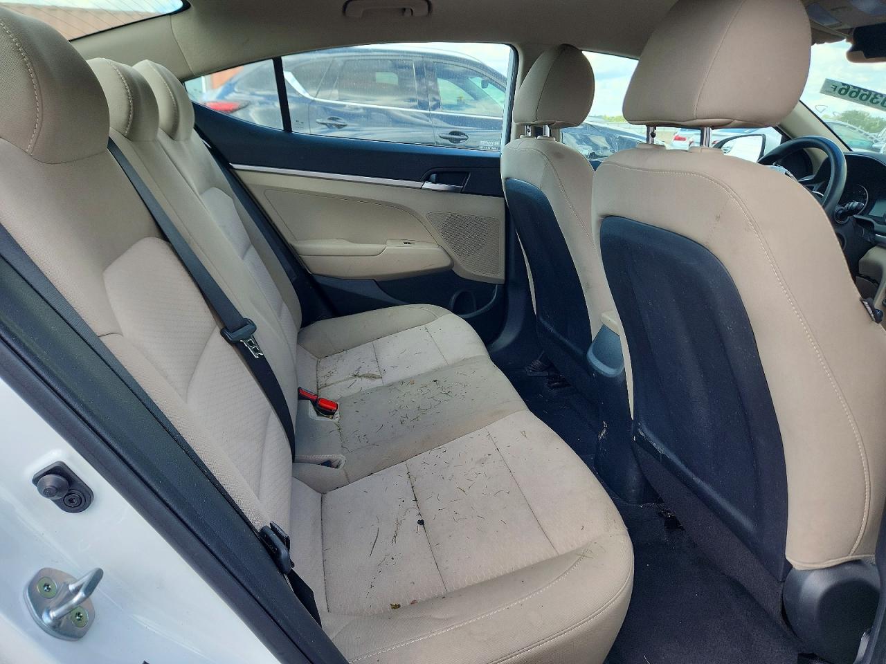 2019 Hyundai Elantra Se White vin: 5NPD74LFXKH480459