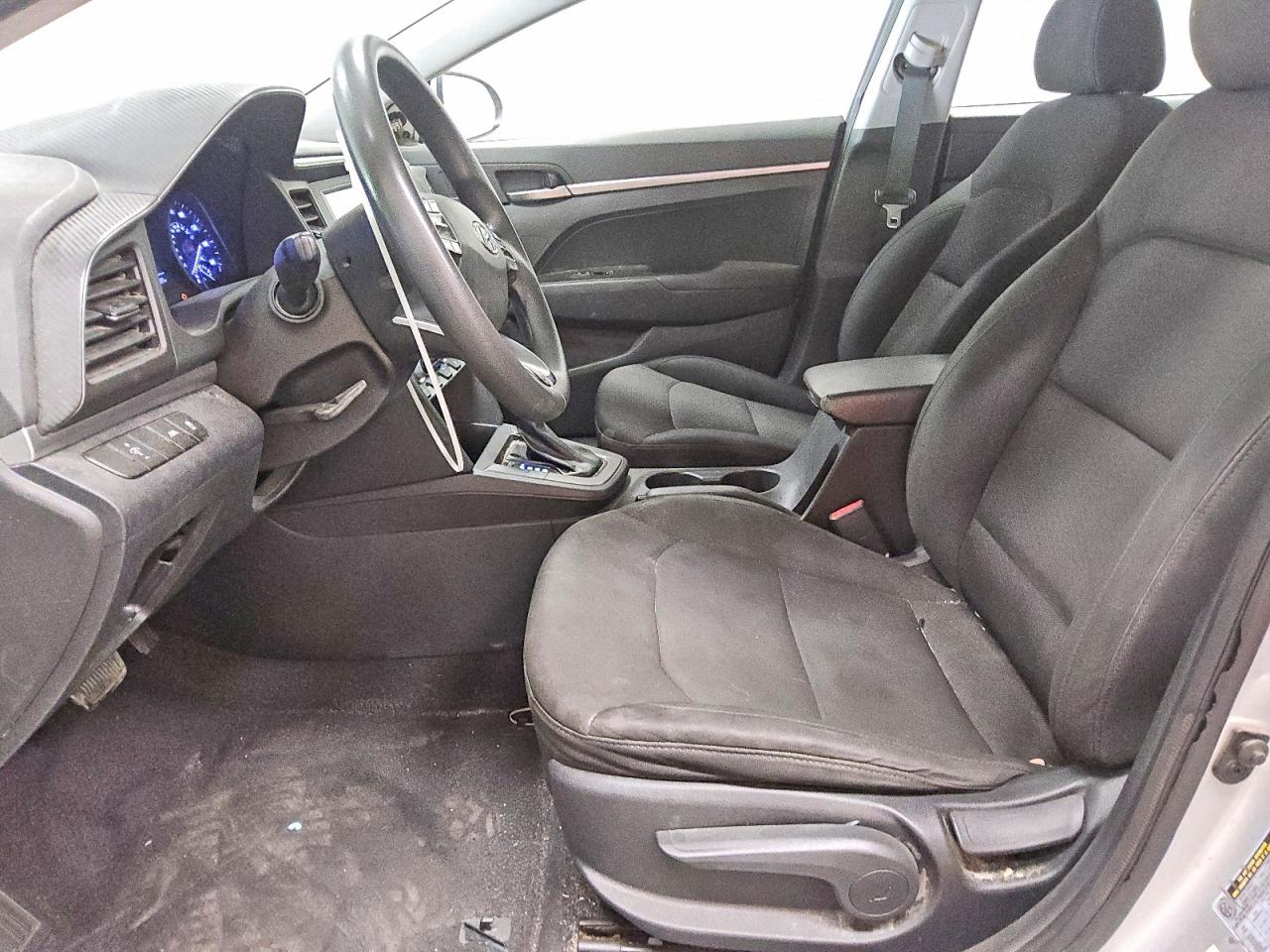 2020 Hyundai Elantra Se Серебряный vin: 5NPD74LFXLH498929