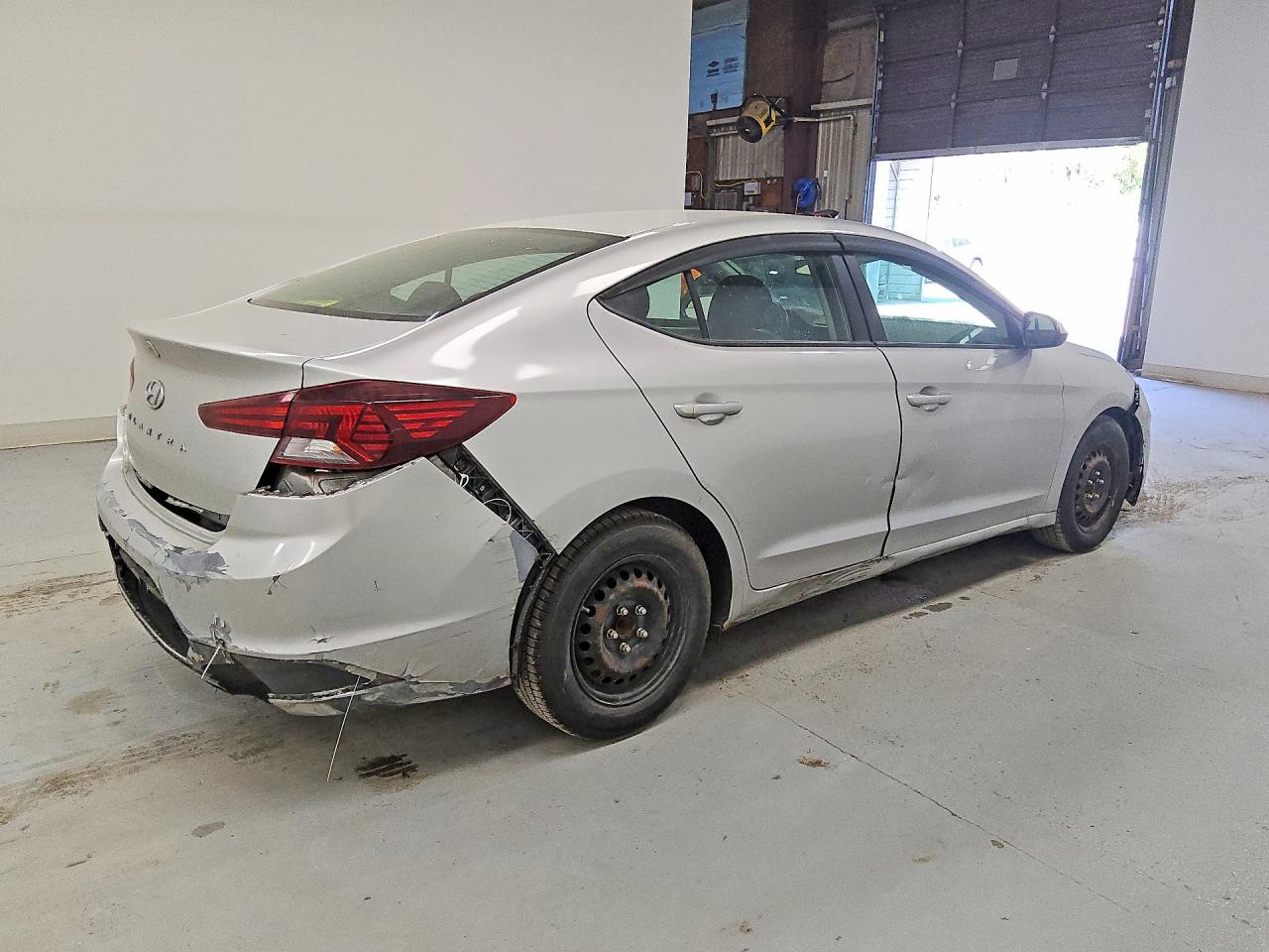 2020 Hyundai Elantra Se Серебряный vin: 5NPD74LFXLH498929