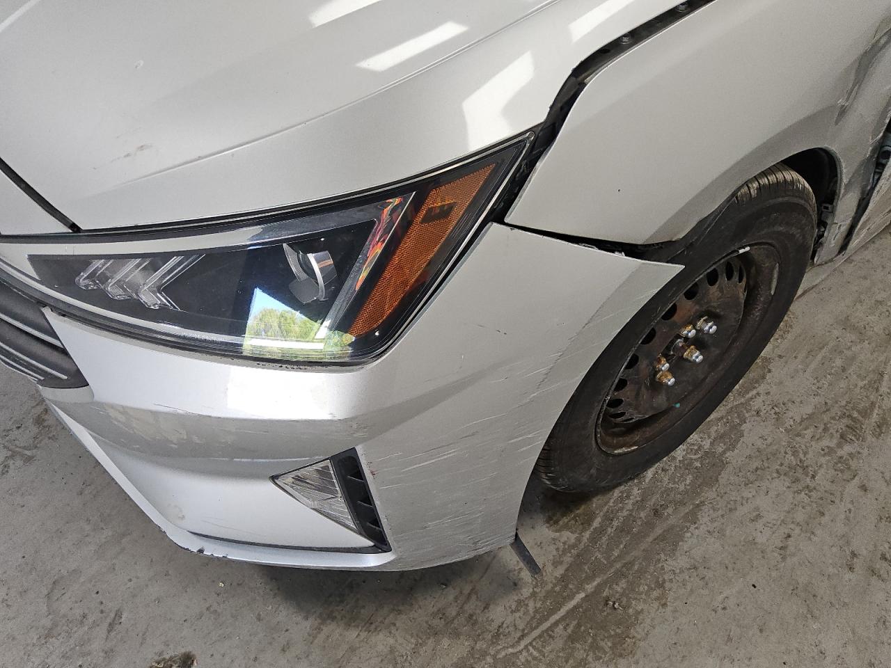 2020 Hyundai Elantra Se Серебряный vin: 5NPD74LFXLH498929 Damage: Front Bumper, Multiple Scratches Heavy, 4