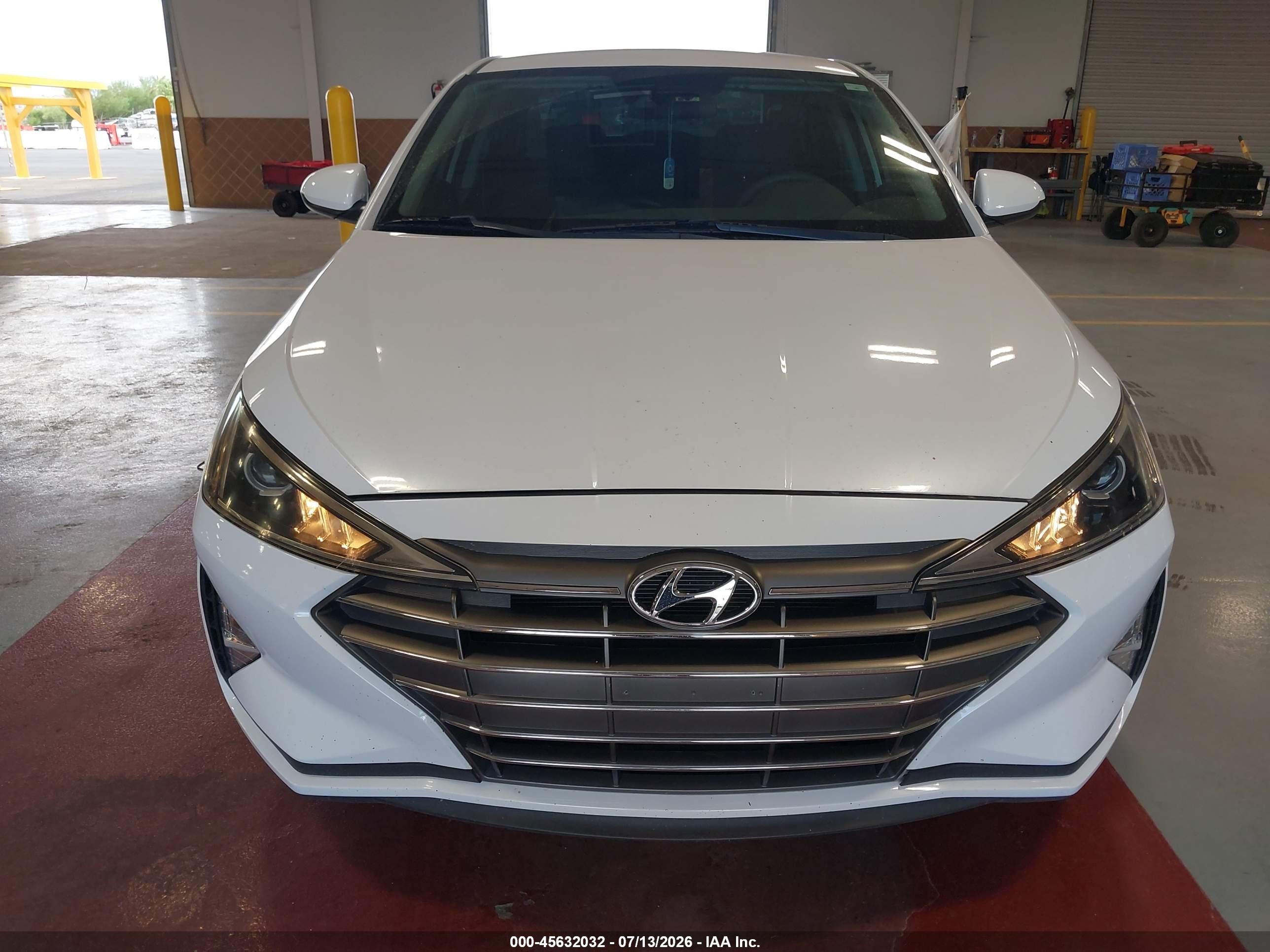 2020 Hyundai Elantra Se Белый vin: 5NPD74LFXLH612864