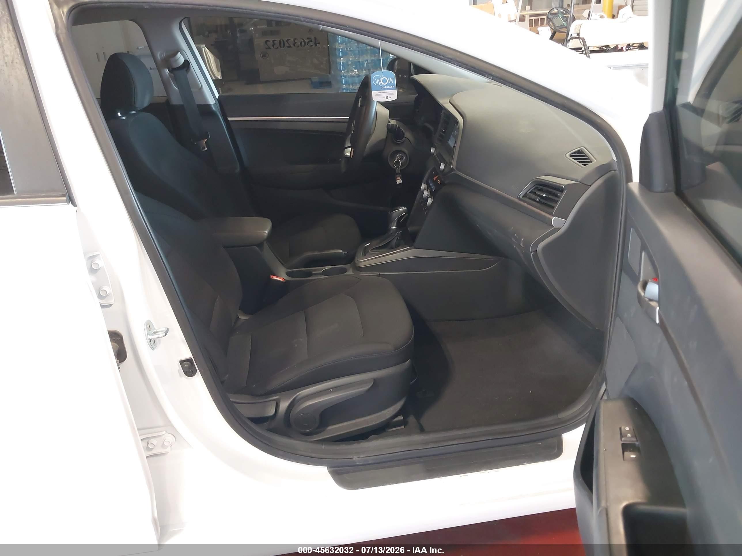 2020 Hyundai Elantra Se Белый vin: 5NPD74LFXLH612864