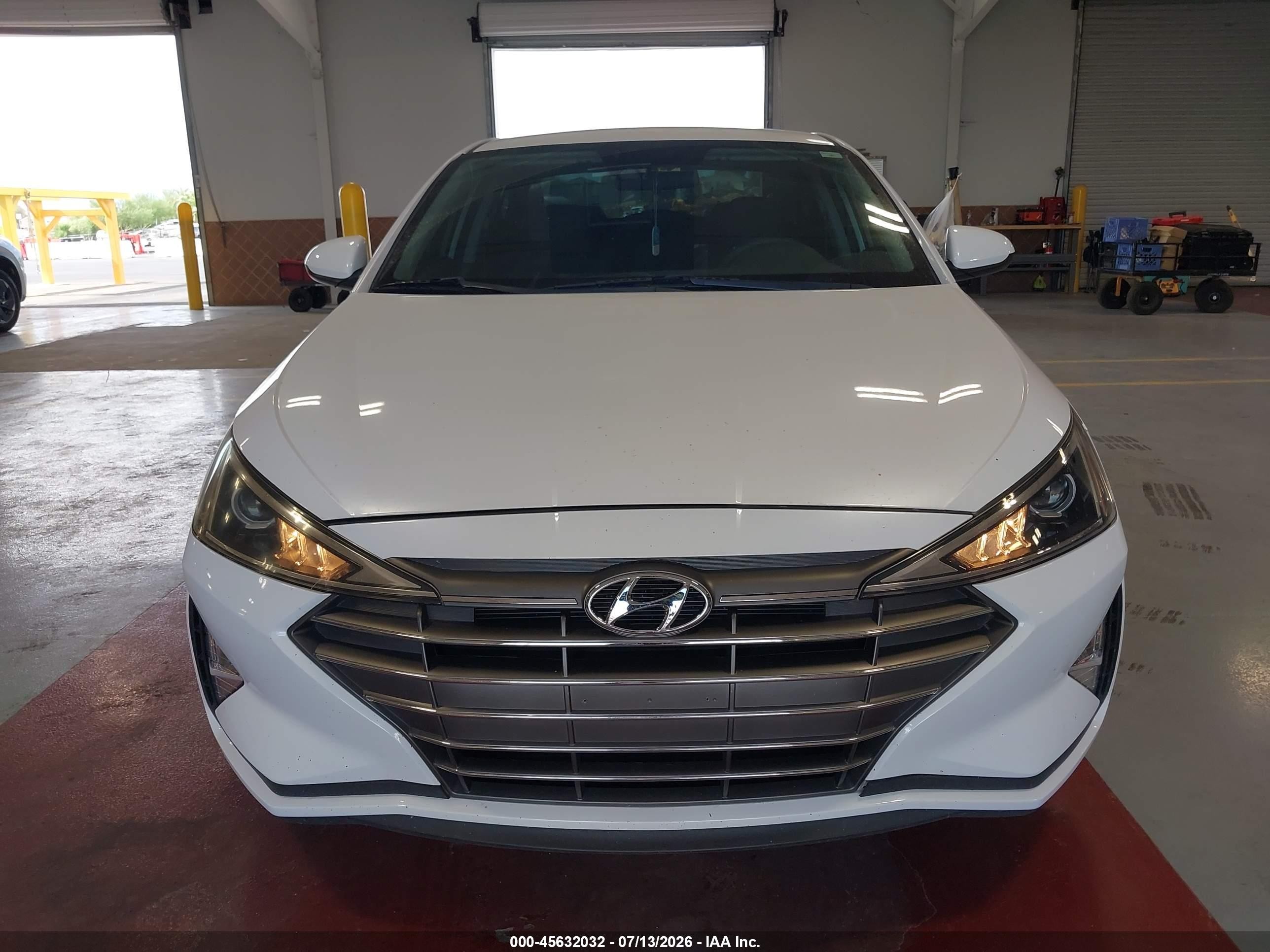 2020 Hyundai Elantra Se Белый vin: 5NPD74LFXLH612864