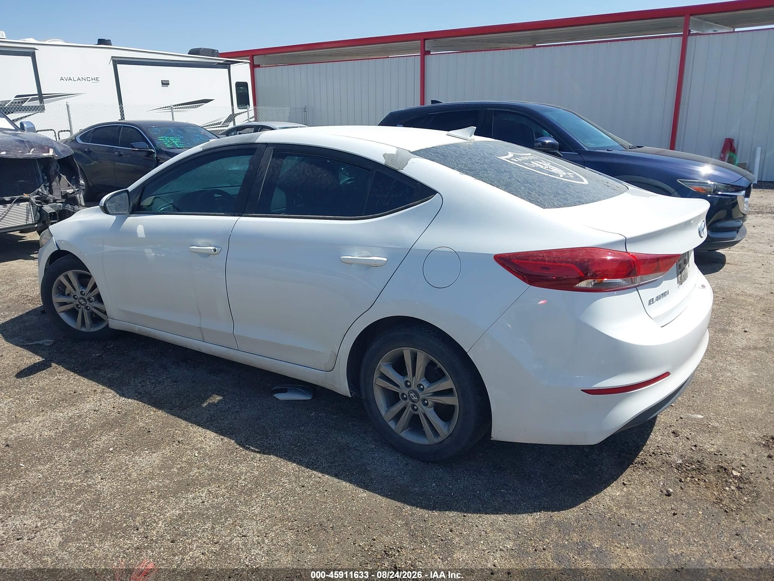 2017 Hyundai Elantra Se White vin: 5NPD84LF0HH007238