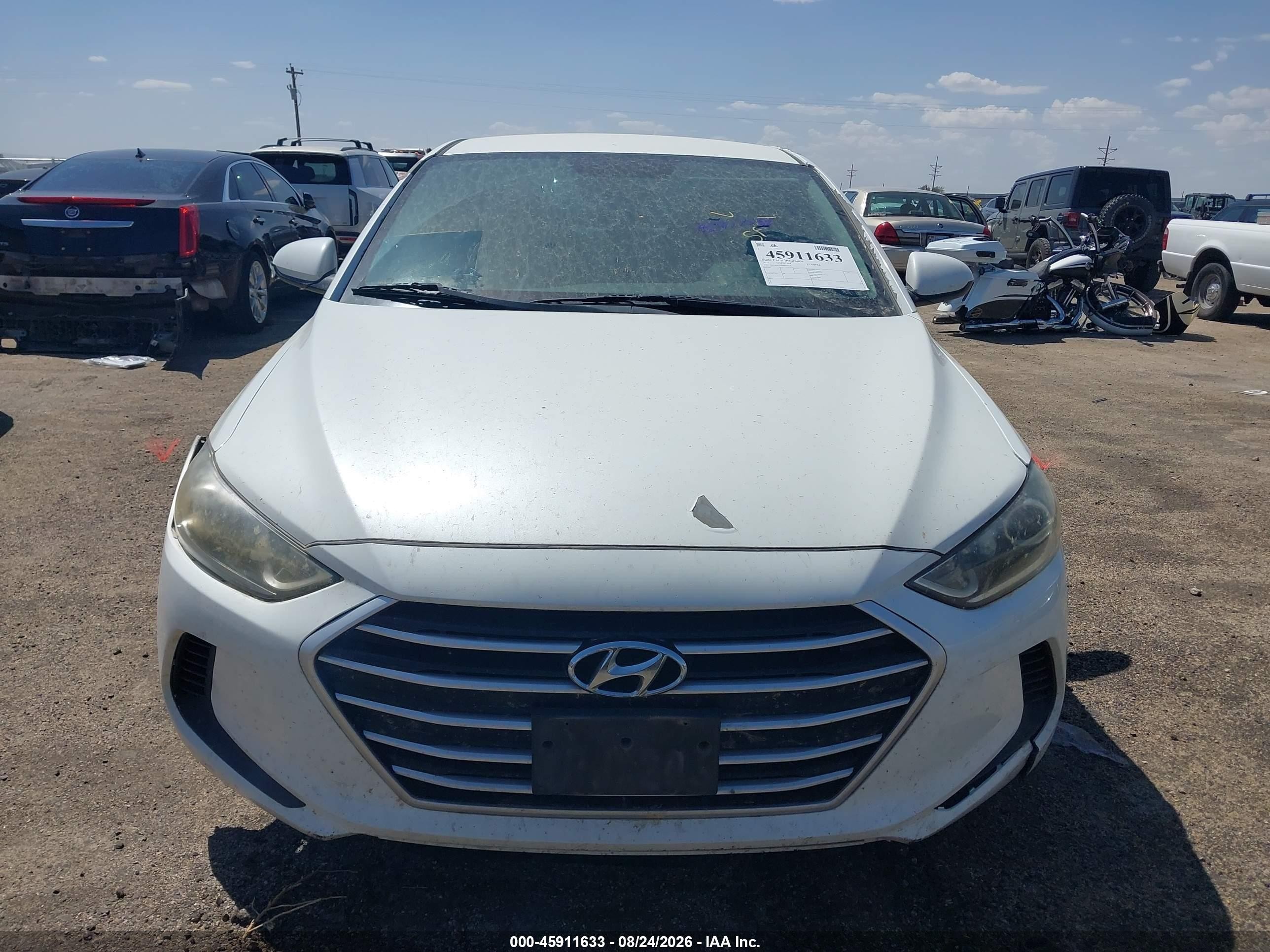 2017 Hyundai Elantra Se White vin: 5NPD84LF0HH007238