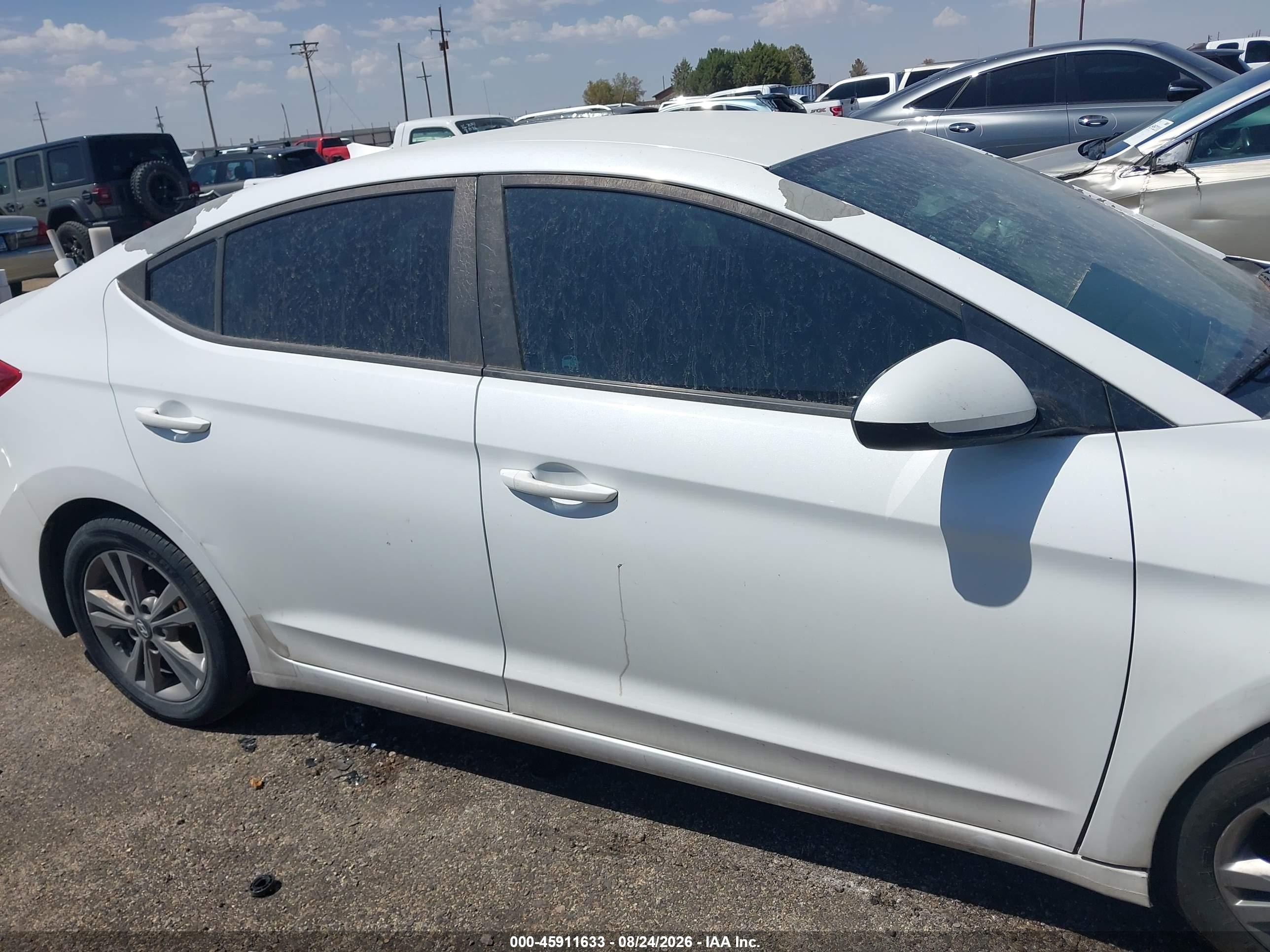 2017 Hyundai Elantra Se White vin: 5NPD84LF0HH007238
