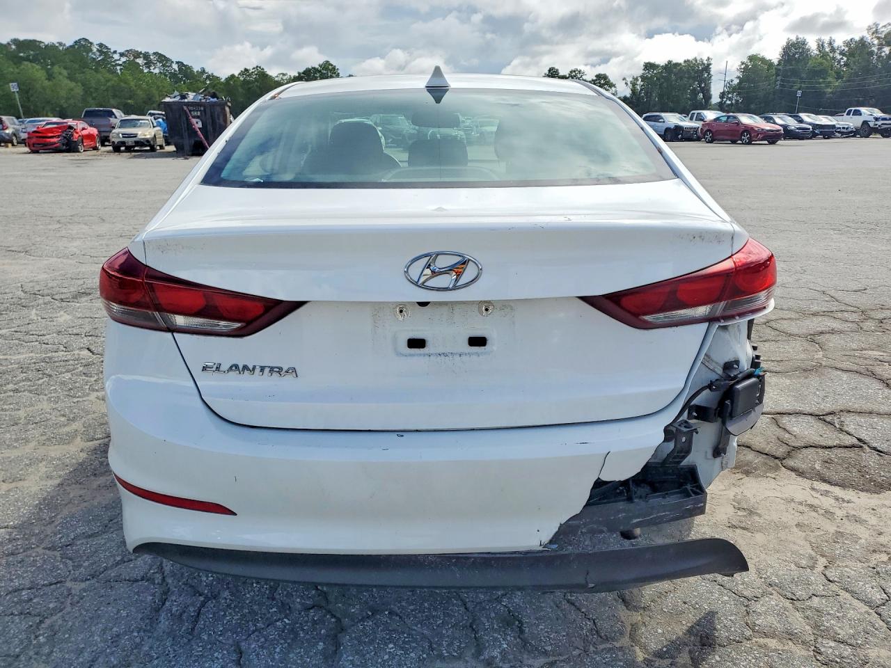 2017 Hyundai Elantra Value Edition White vin: 5NPD84LF0HH202708