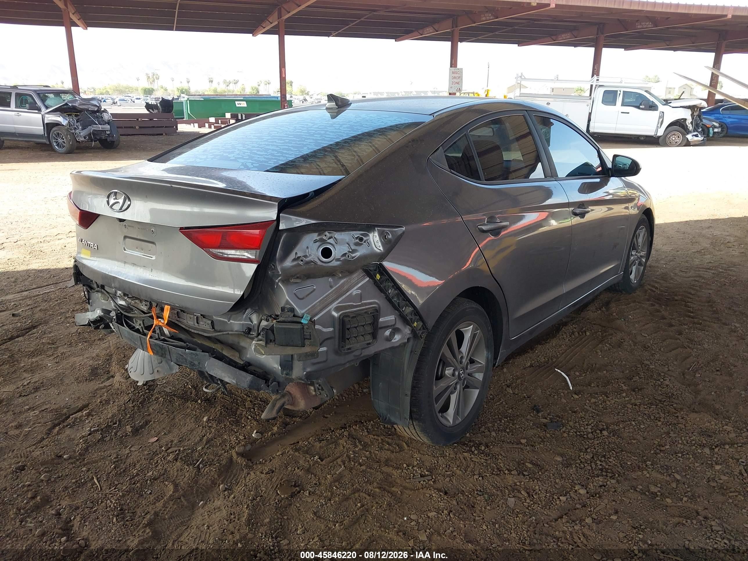2018 Hyundai Elantra Sel Серебряный vin: 5NPD84LF0JH248528