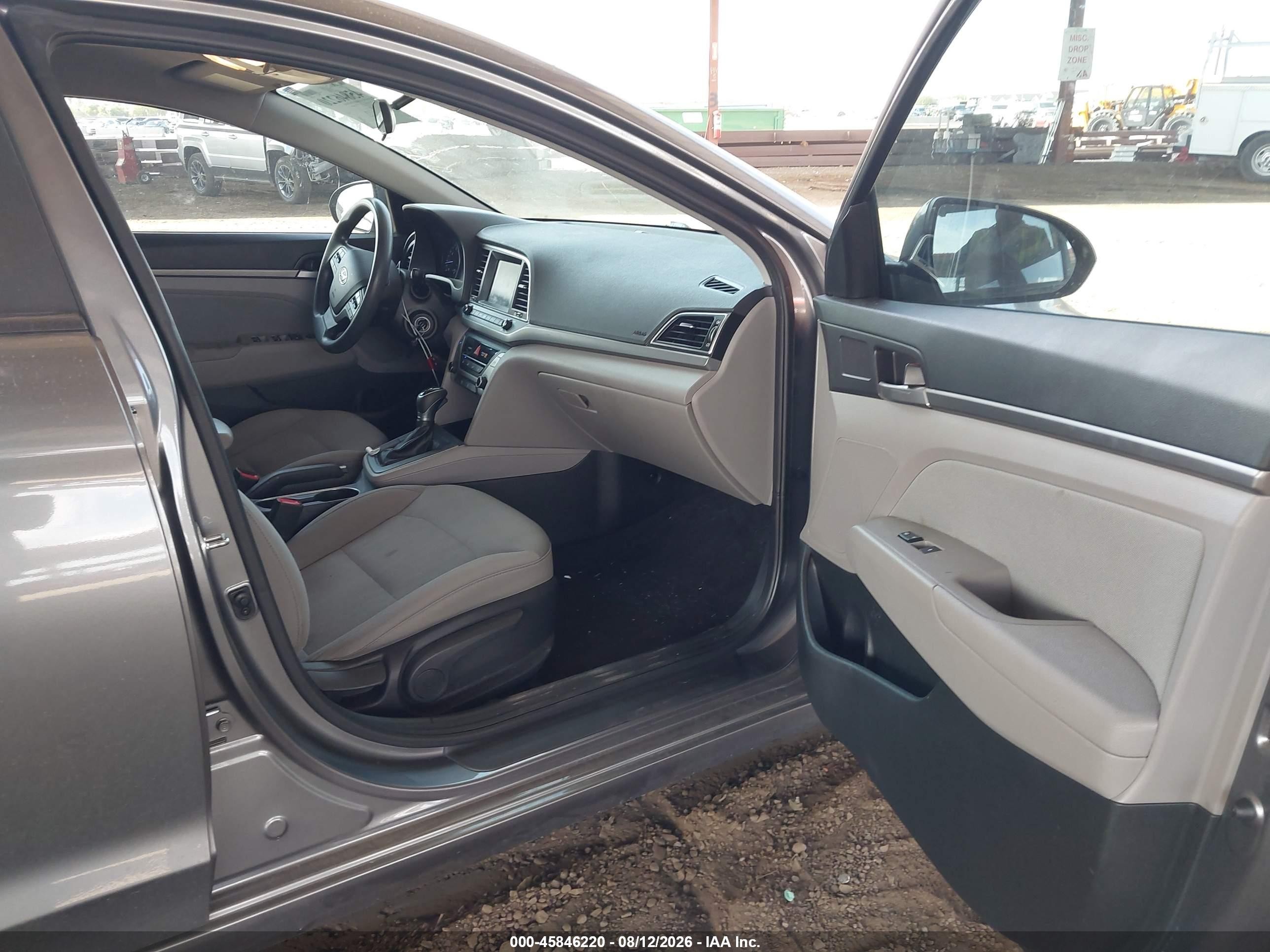 2018 Hyundai Elantra Sel Серебряный vin: 5NPD84LF0JH248528