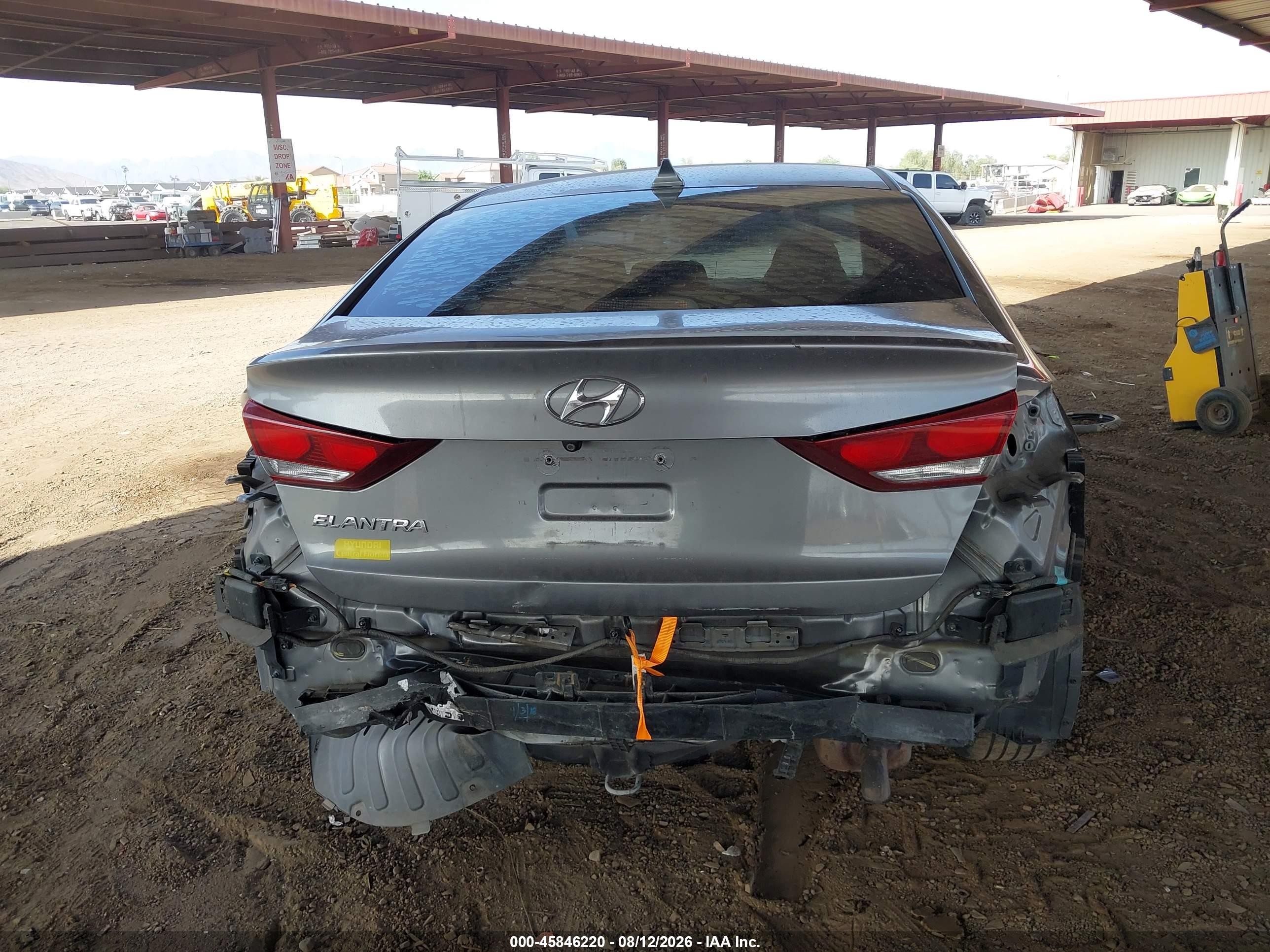 2018 Hyundai Elantra Sel Серебряный vin: 5NPD84LF0JH248528