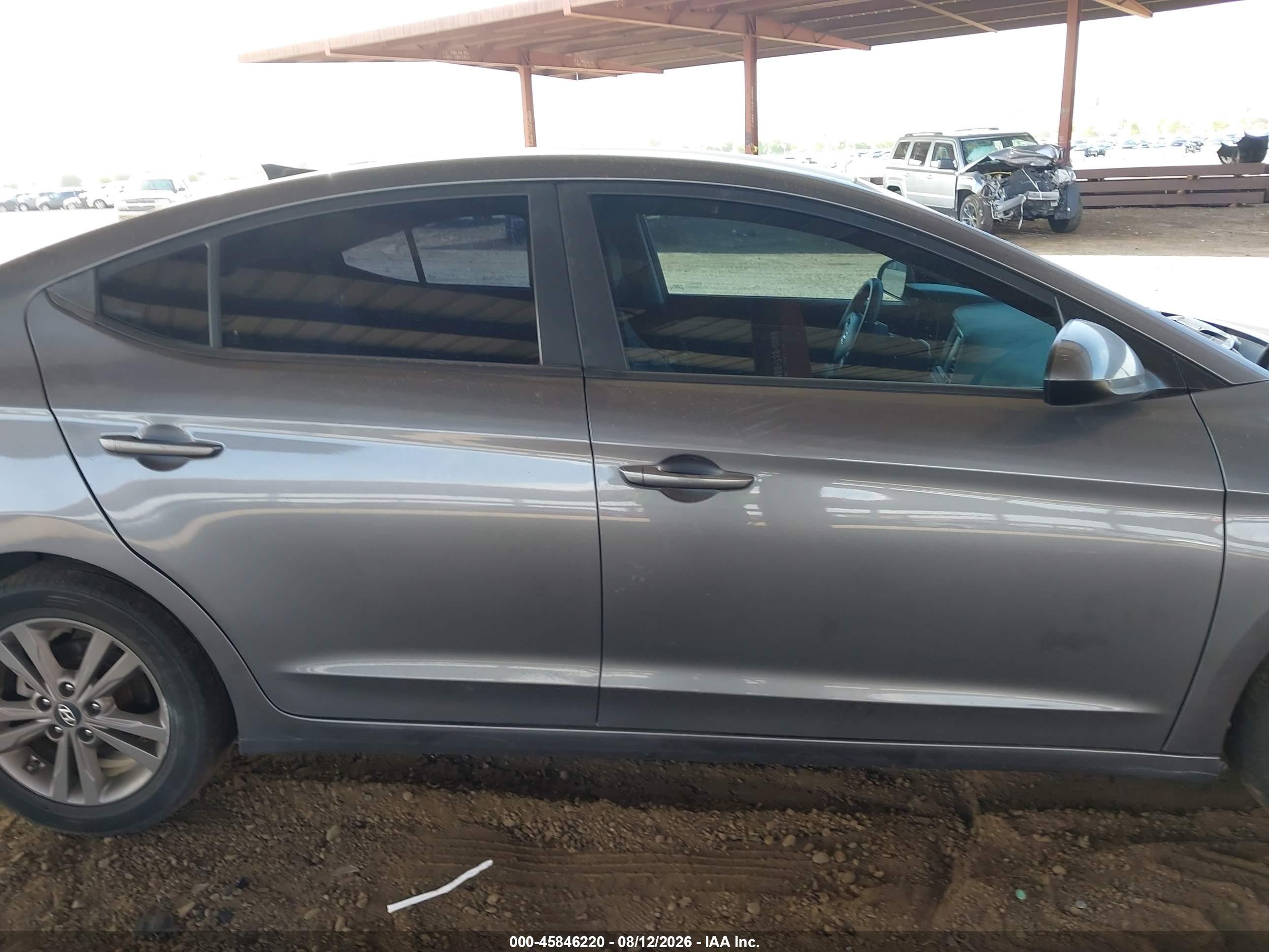 2018 Hyundai Elantra Sel Серебряный vin: 5NPD84LF0JH248528