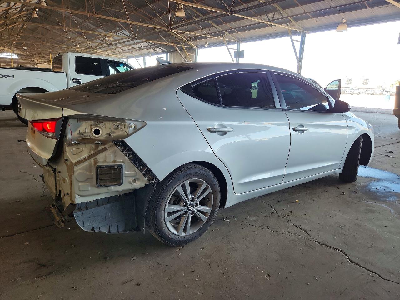 2018 Hyundai Elantra Sel Silver vin: 5NPD84LF0JH259691