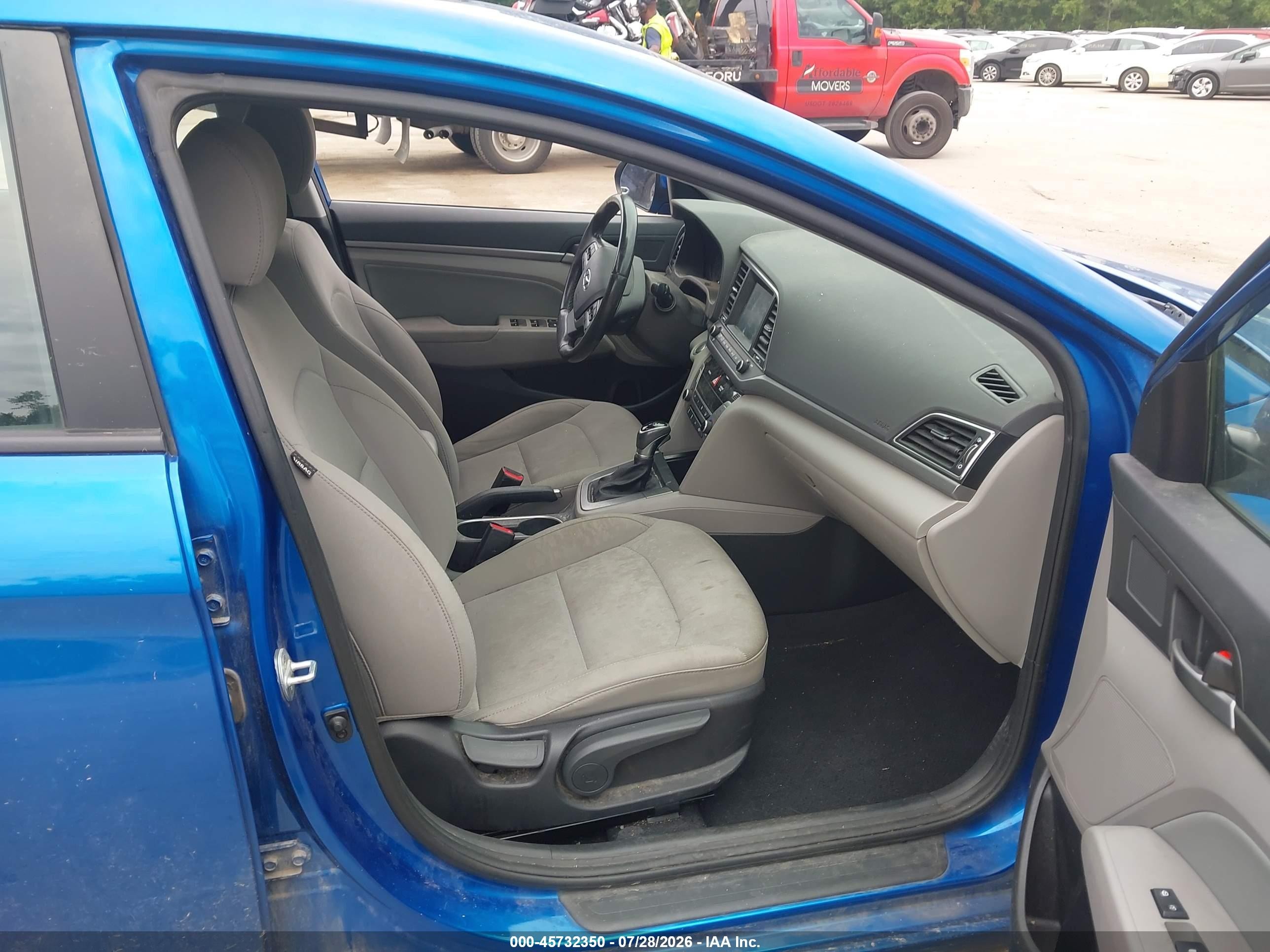 2018 Hyundai Elantra Value Edition Синий vin: 5NPD84LF0JH273252