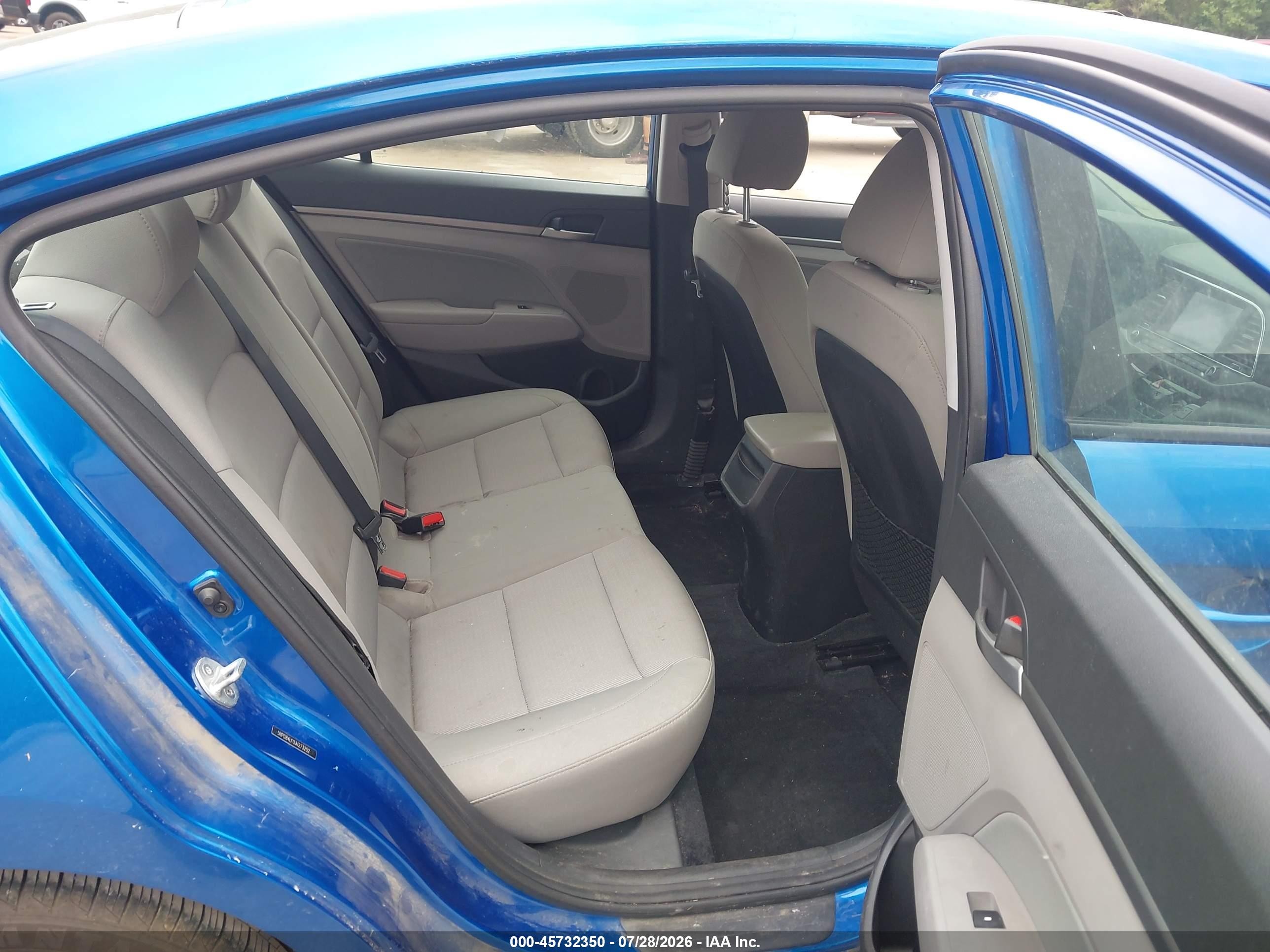 2018 Hyundai Elantra Value Edition Синий vin: 5NPD84LF0JH273252