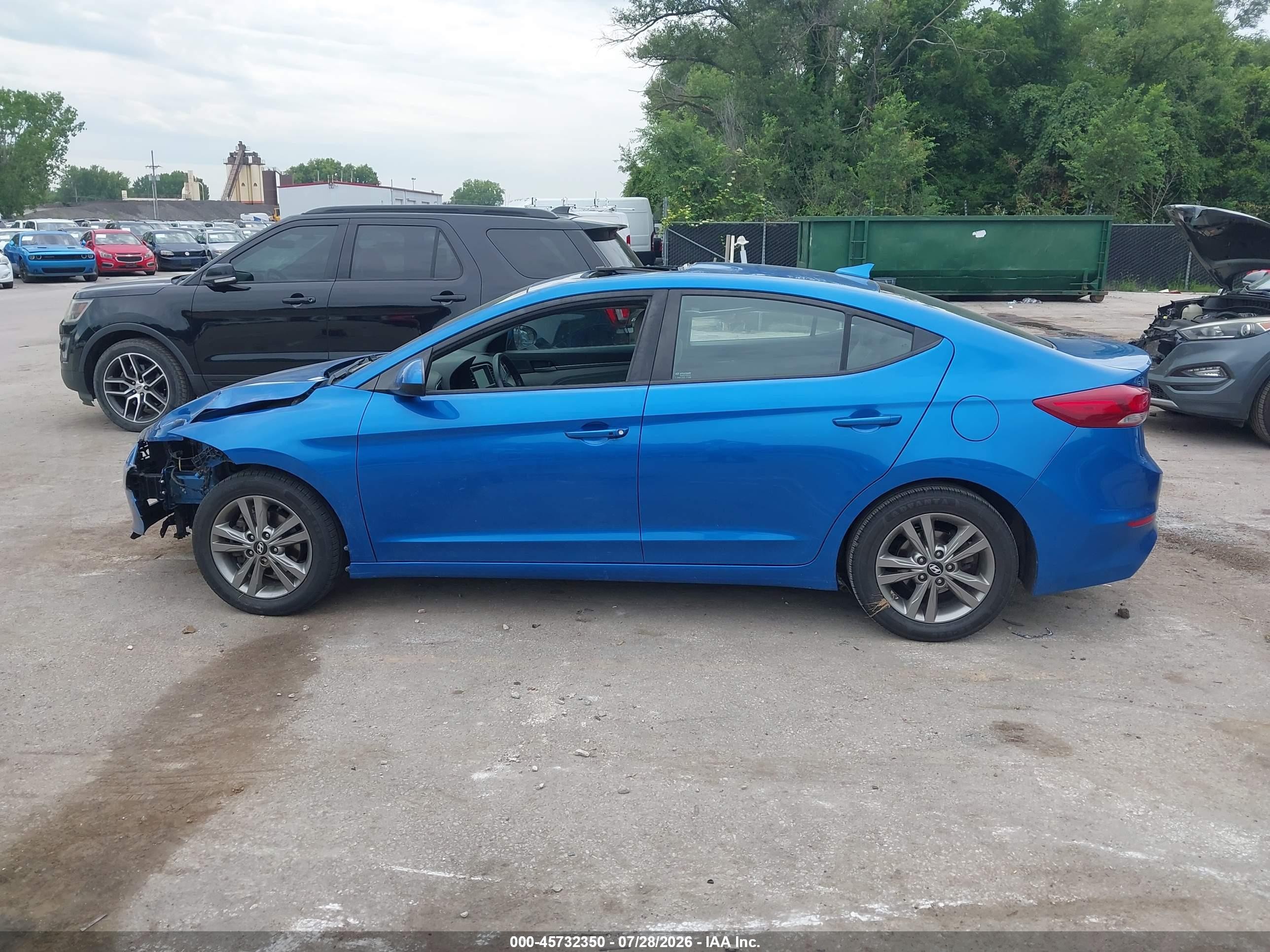 2018 Hyundai Elantra Value Edition Синий vin: 5NPD84LF0JH273252