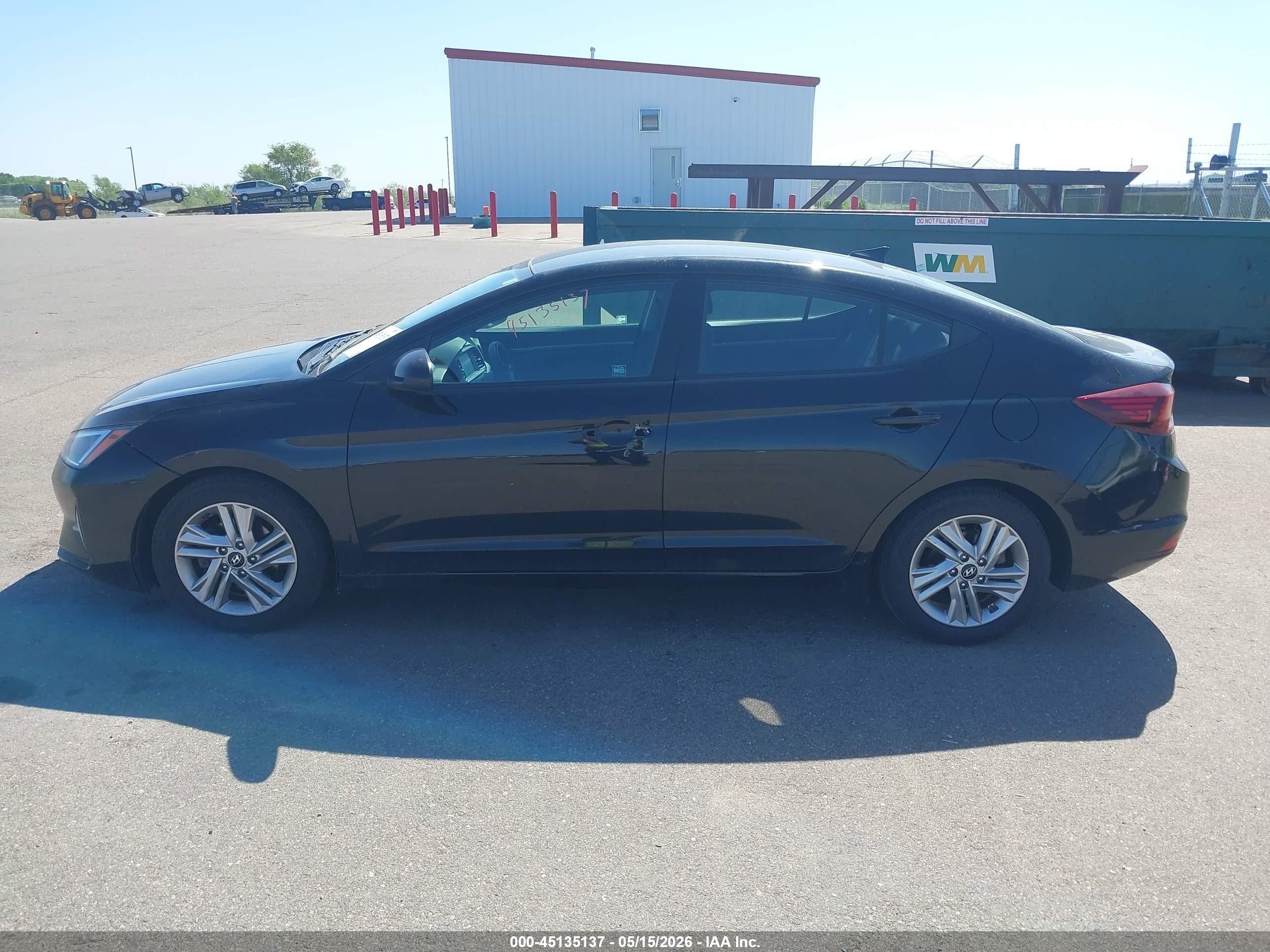 2019 Hyundai Elantra Sel Black vin: 5NPD84LF0KH437892