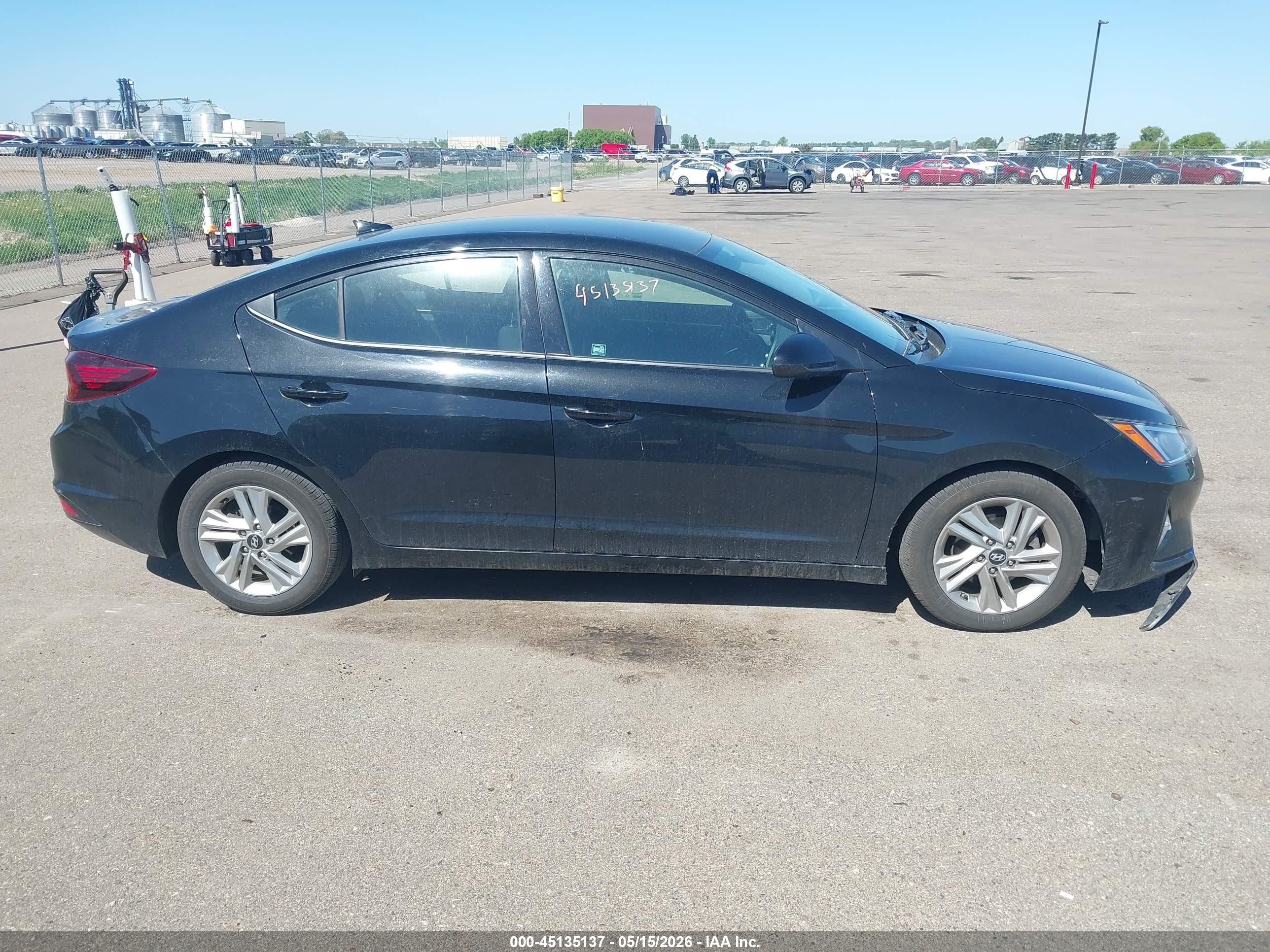 2019 Hyundai Elantra Sel Black vin: 5NPD84LF0KH437892