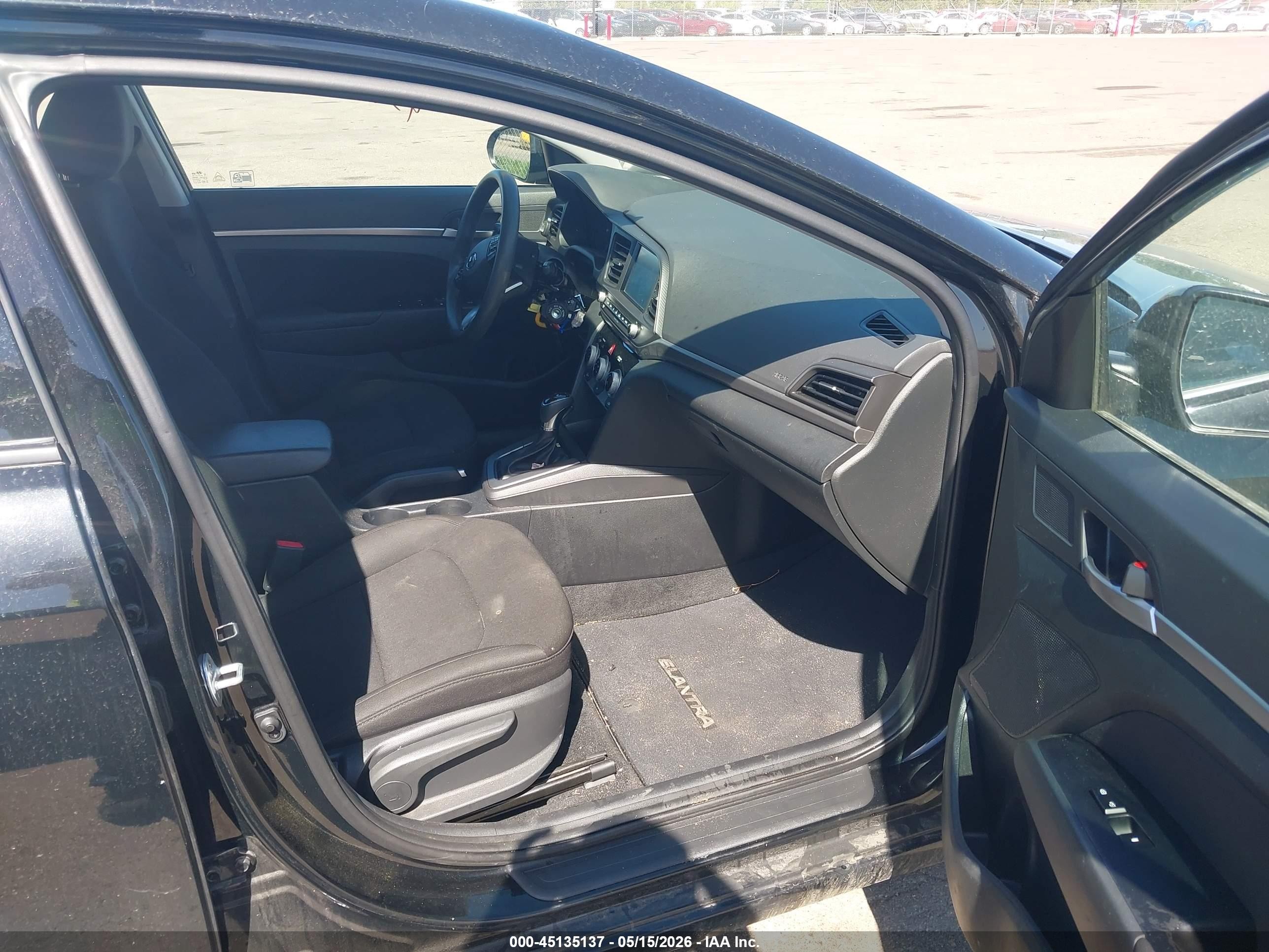 2019 Hyundai Elantra Sel Black vin: 5NPD84LF0KH437892