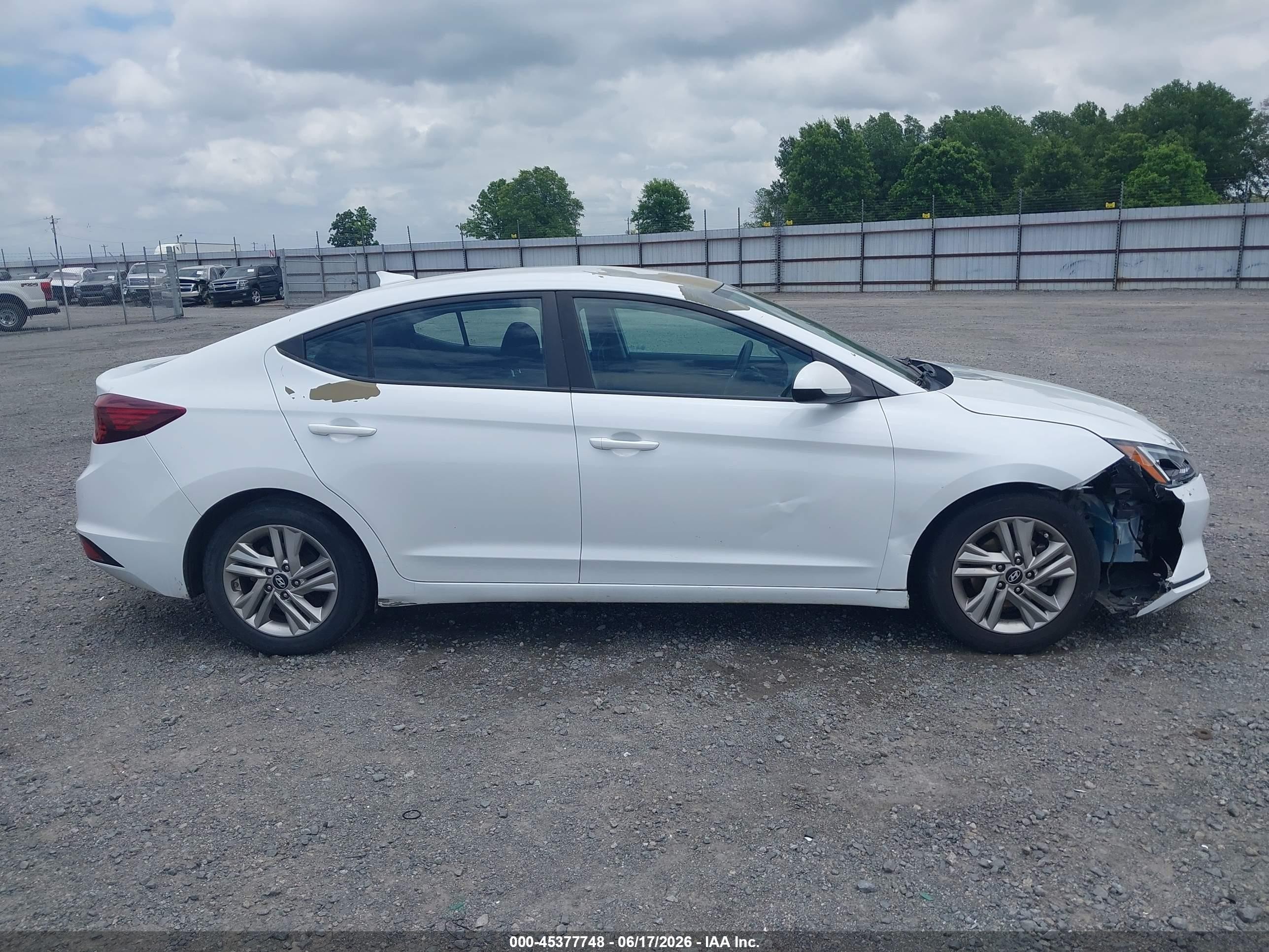 2019 Hyundai Elantra Sel White vin: 5NPD84LF0KH462971