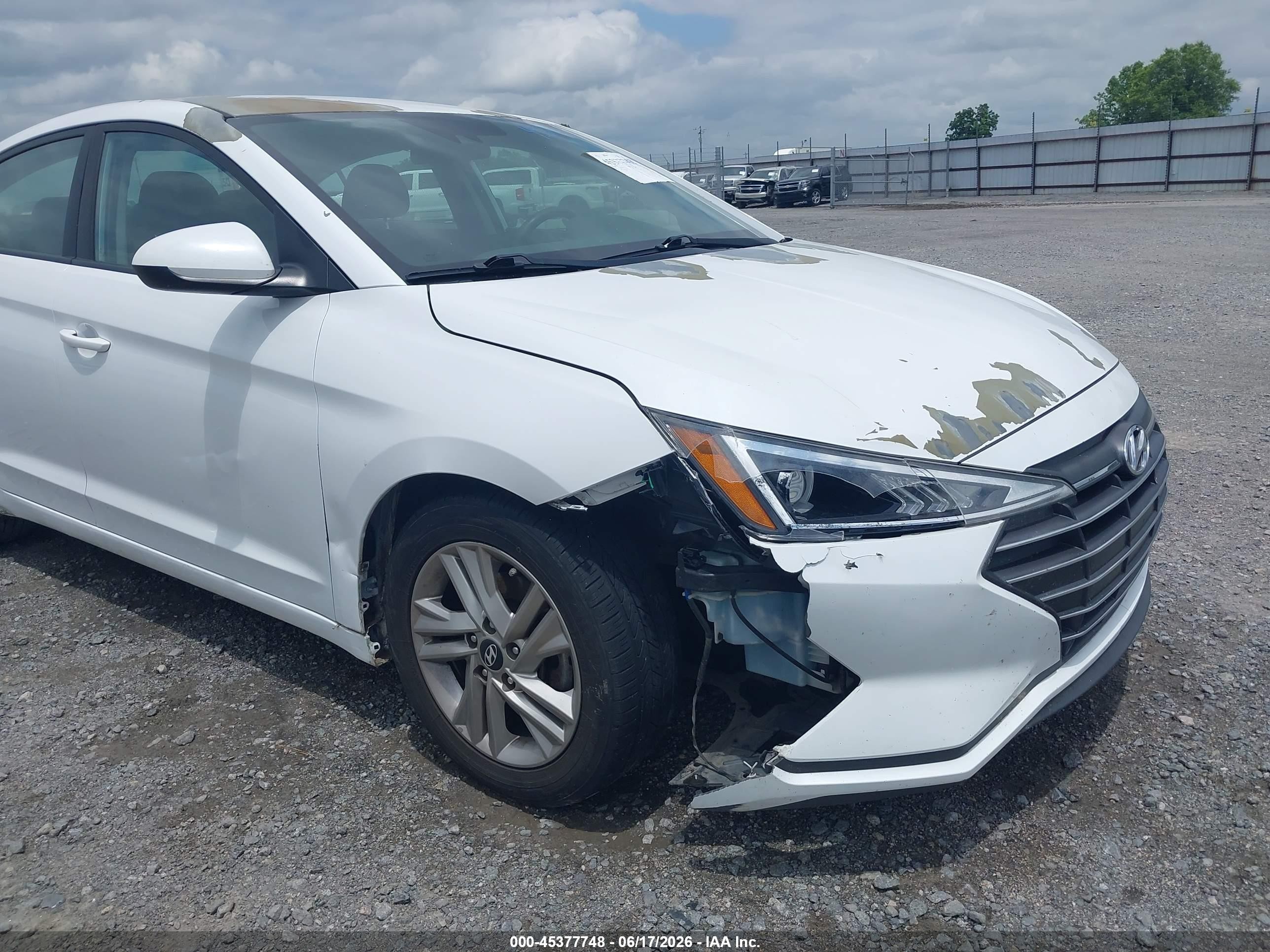 2019 Hyundai Elantra Sel White vin: 5NPD84LF0KH462971