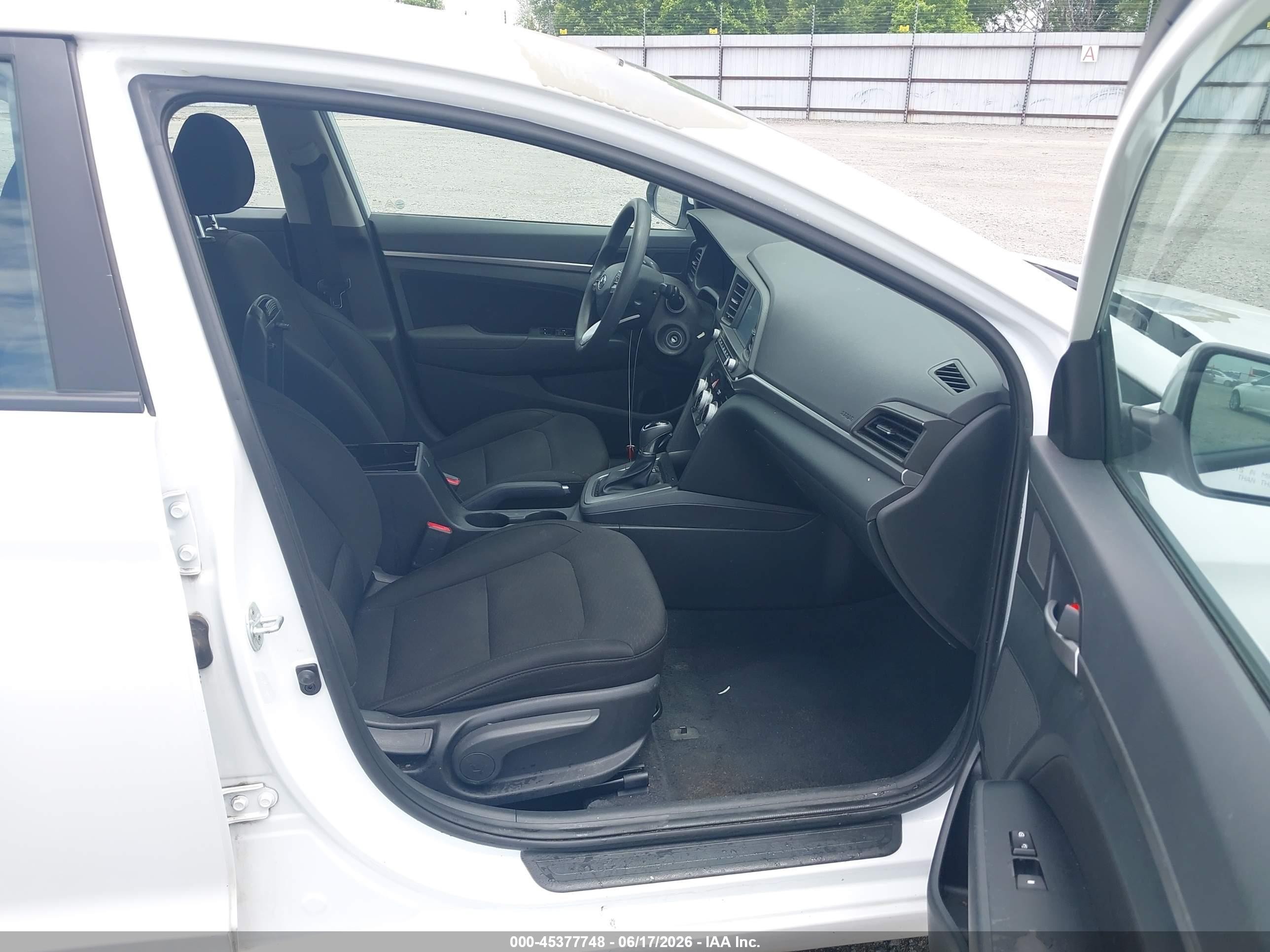 2019 Hyundai Elantra Sel White vin: 5NPD84LF0KH462971