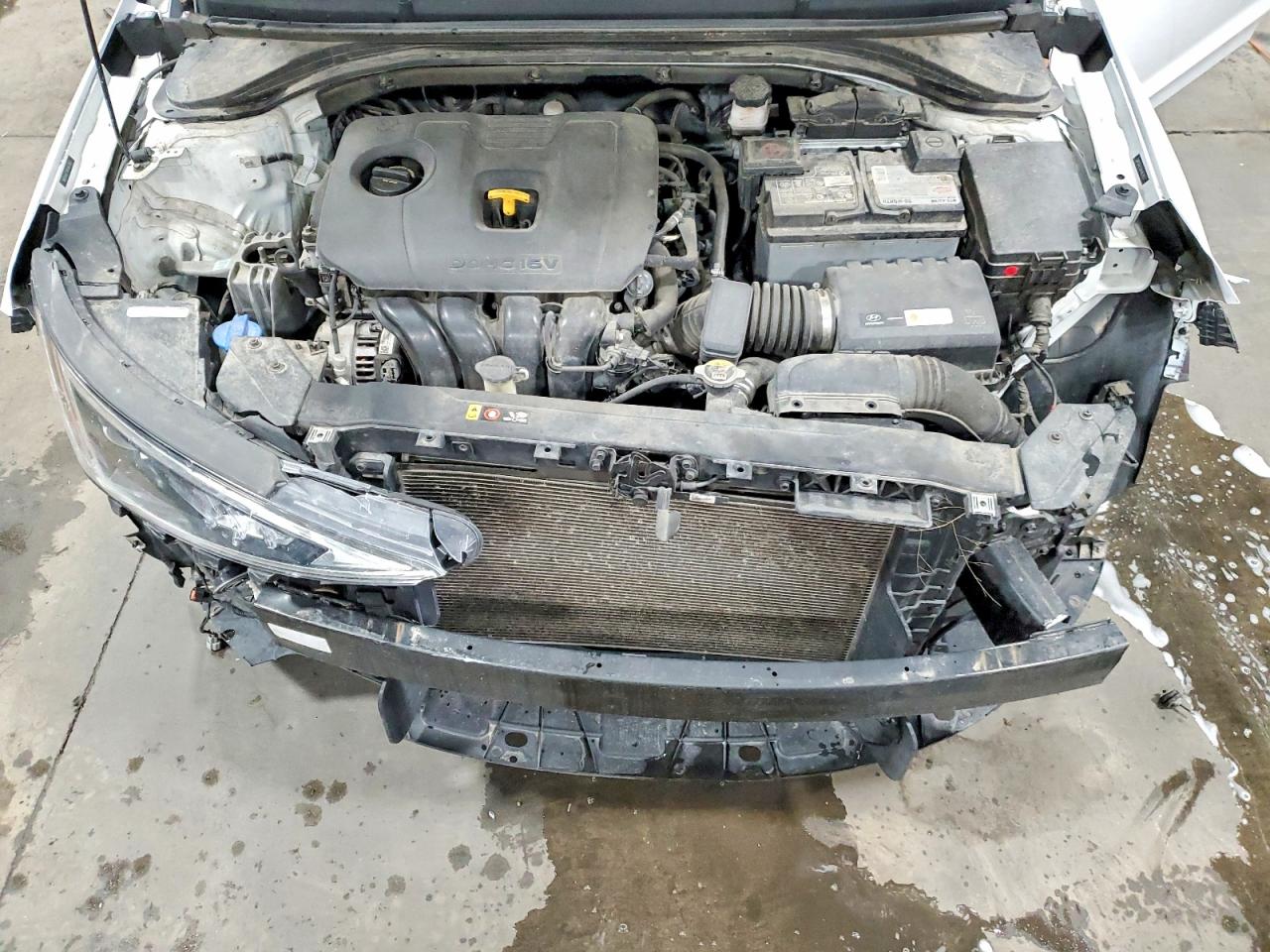 2019 Hyundai Elantra Sel White vin: 5NPD84LF0KH467913