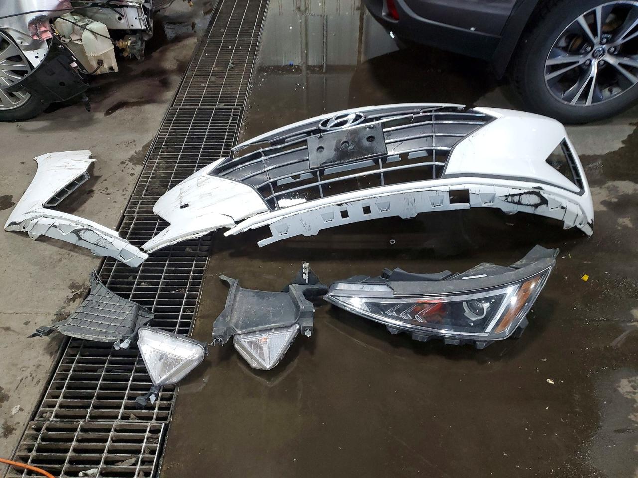 2019 Hyundai Elantra Sel White vin: 5NPD84LF0KH467913
