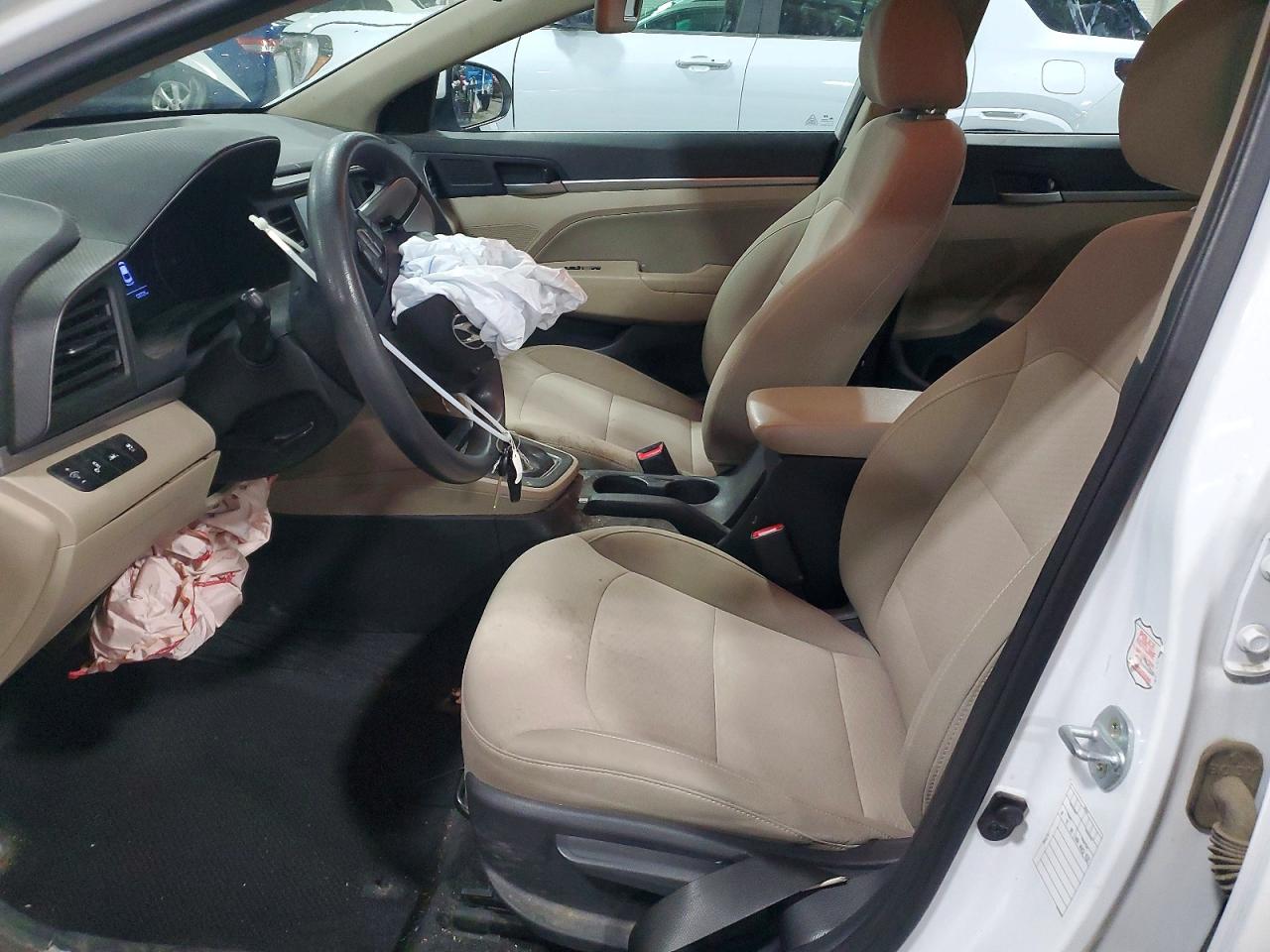 2019 Hyundai Elantra Sel White vin: 5NPD84LF0KH467913