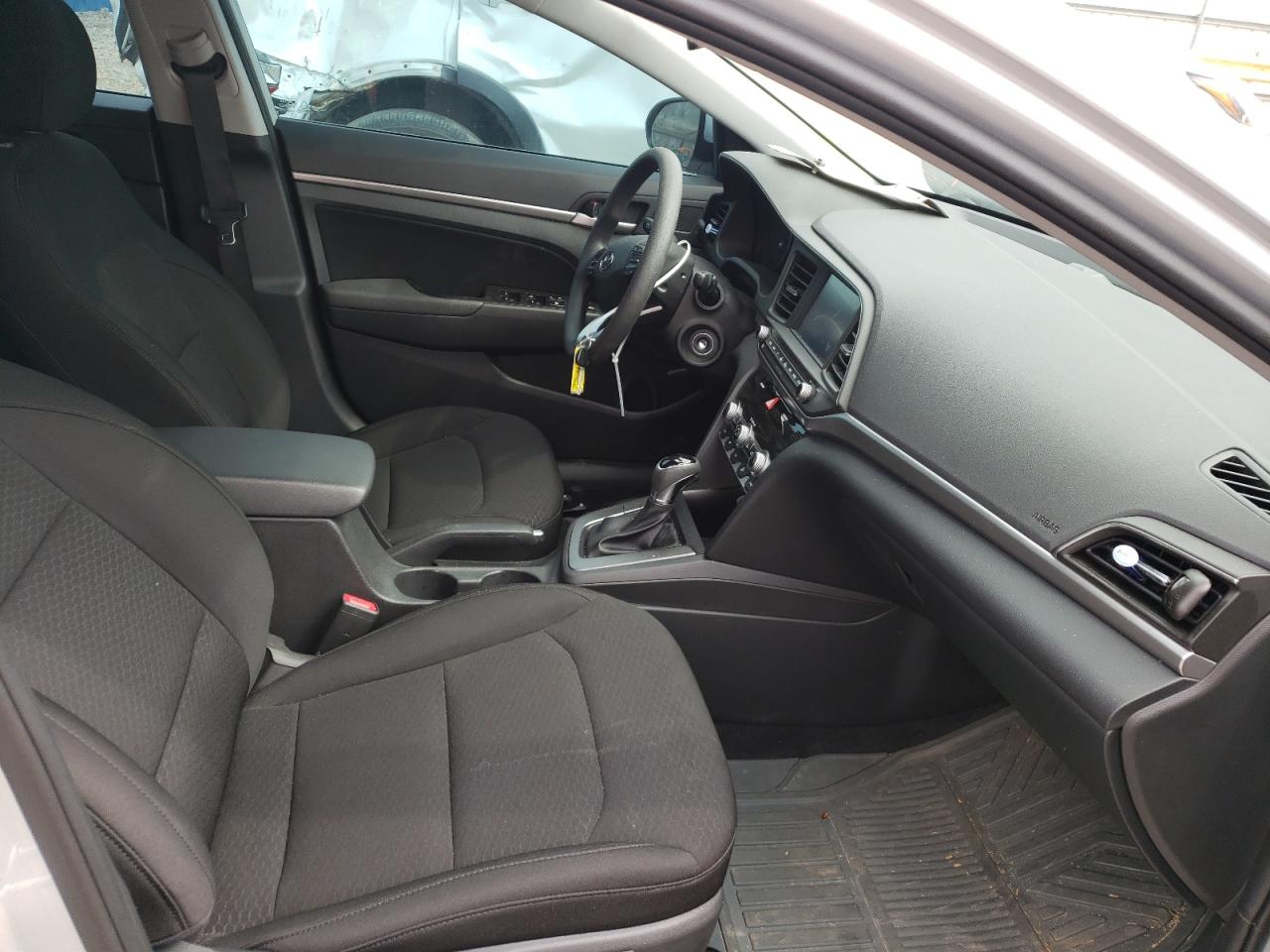 2020 Hyundai Elantra Sel Silver vin: 5NPD84LF0LH519994