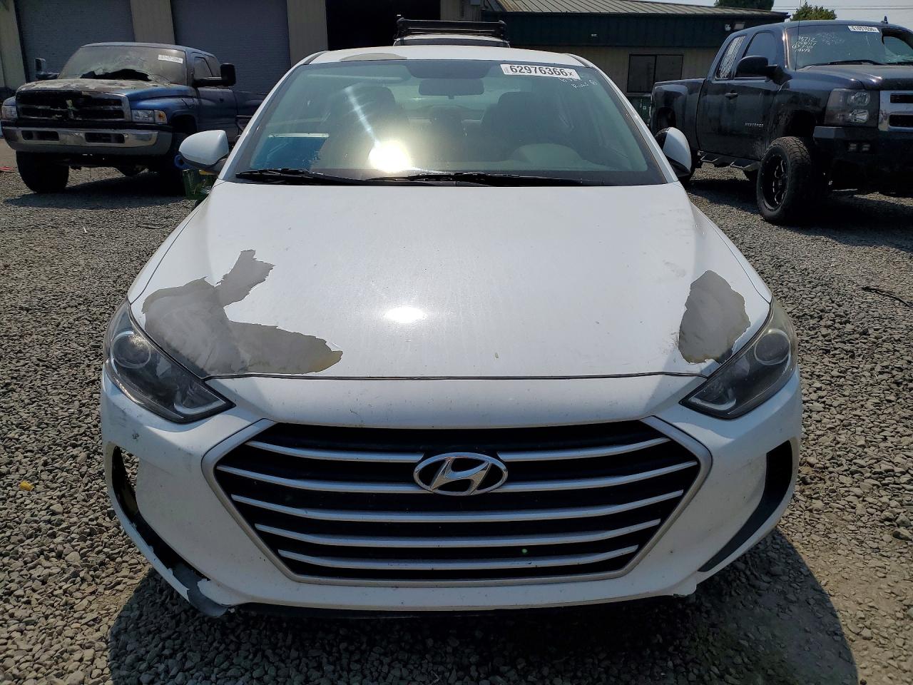 2017 Hyundai Elantra Se White vin: 5NPD84LF1HH171663