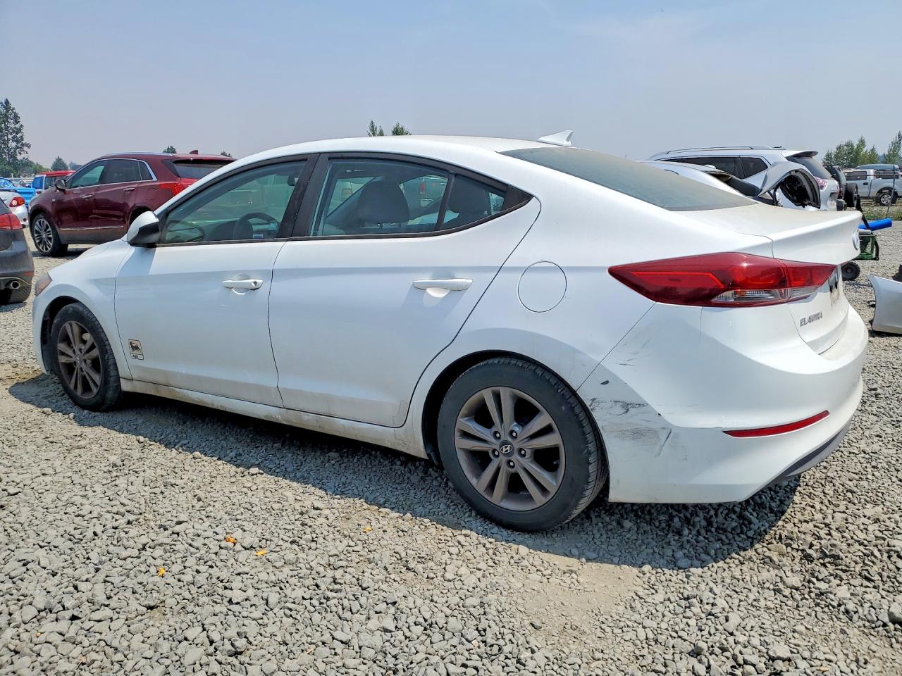 2017 Hyundai Elantra Se White vin: 5NPD84LF1HH171663