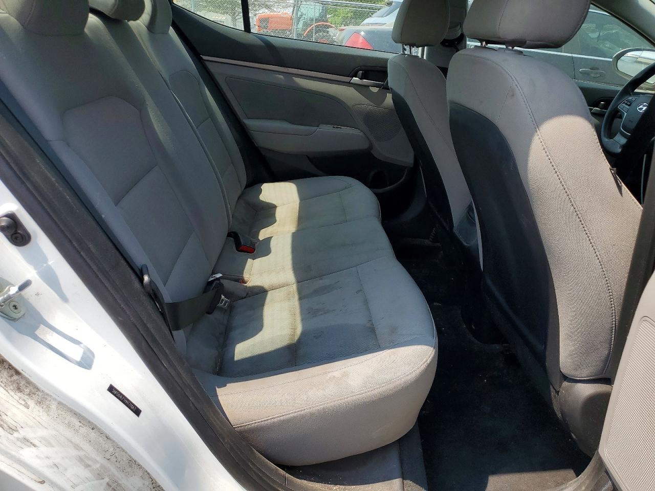 2017 Hyundai Elantra Se White vin: 5NPD84LF1HH171663