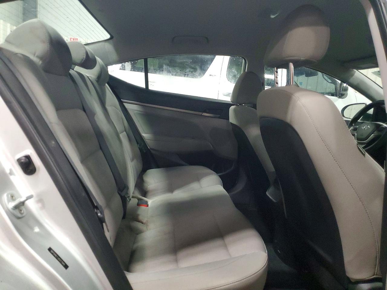 2018 Hyundai Elantra Sel Silver vin: 5NPD84LF1JH217949