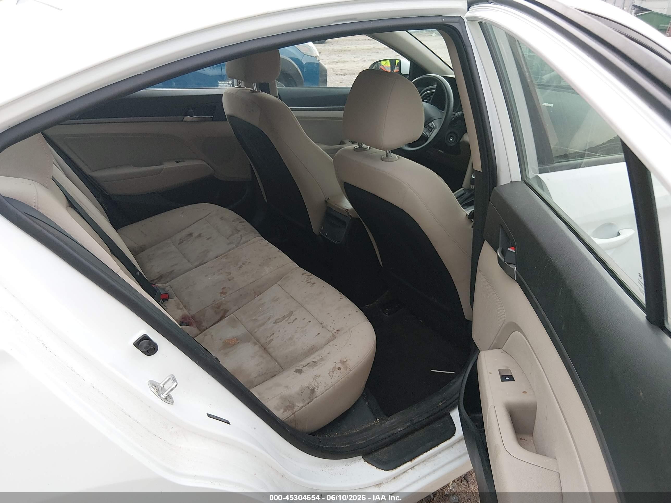 2018 Hyundai Elantra Sel Белый vin: 5NPD84LF1JH390659