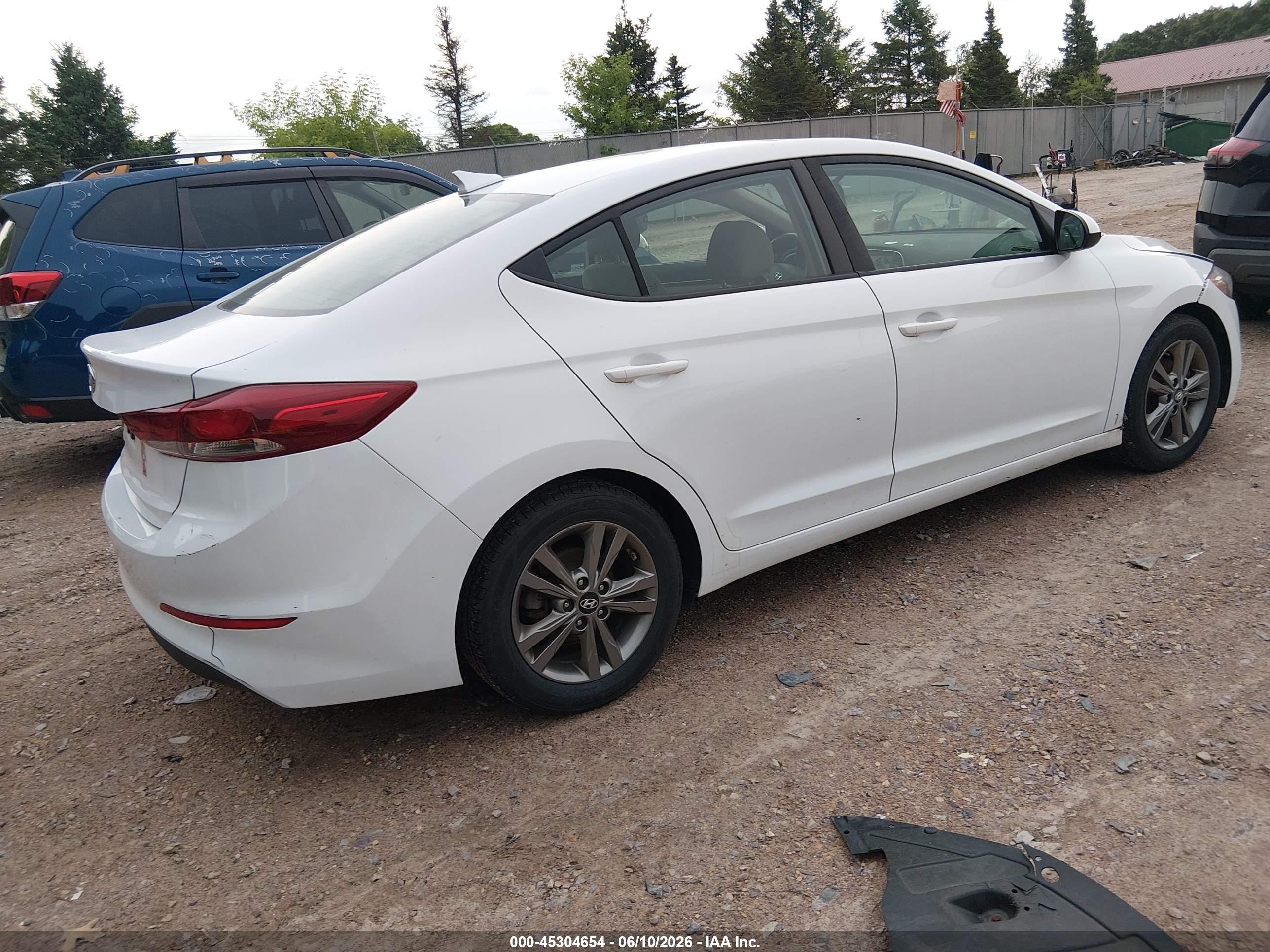 2018 Hyundai Elantra Sel Белый vin: 5NPD84LF1JH390659