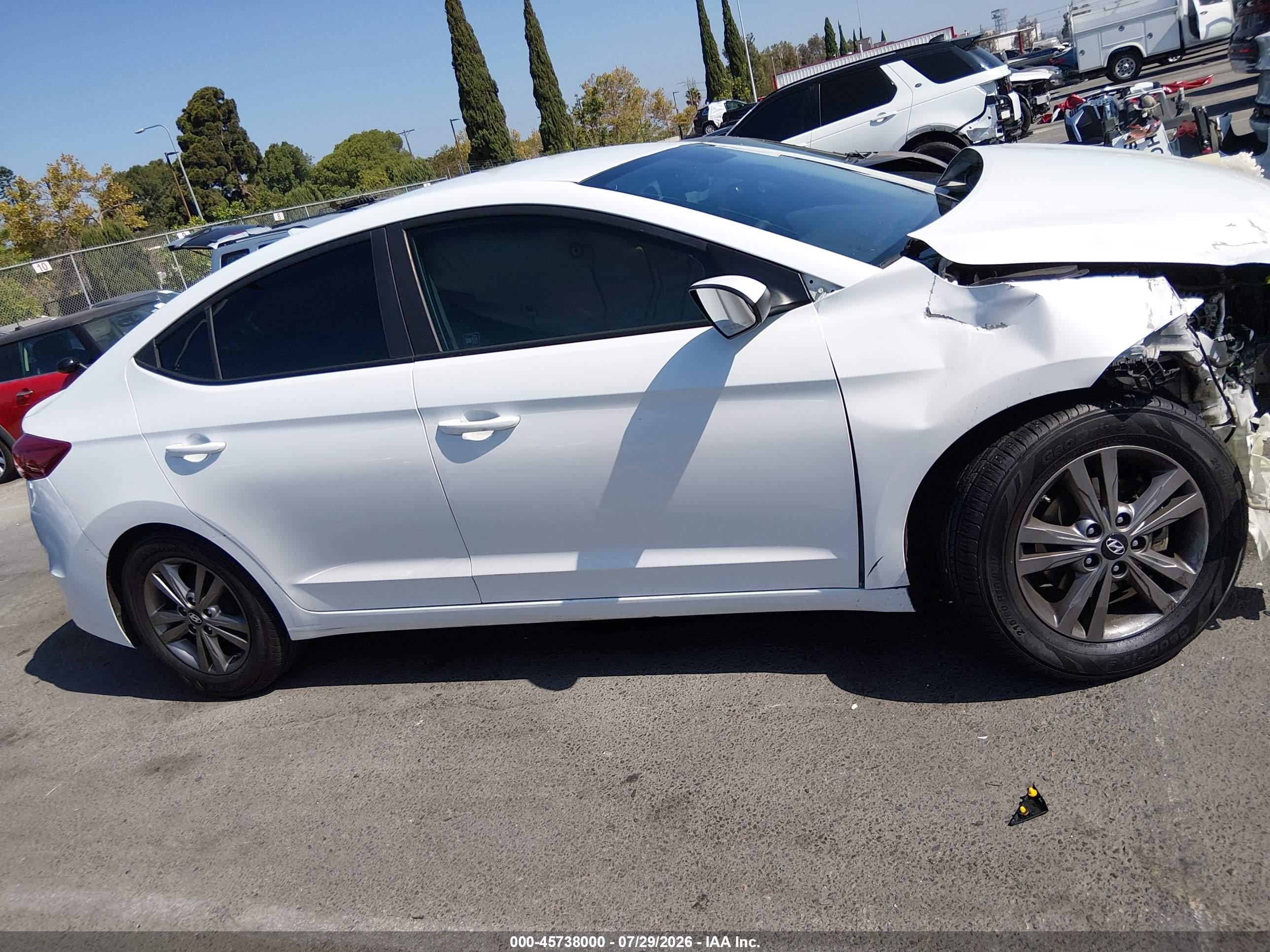 2017 Hyundai Elantra Se White vin: 5NPD84LF2HH028768