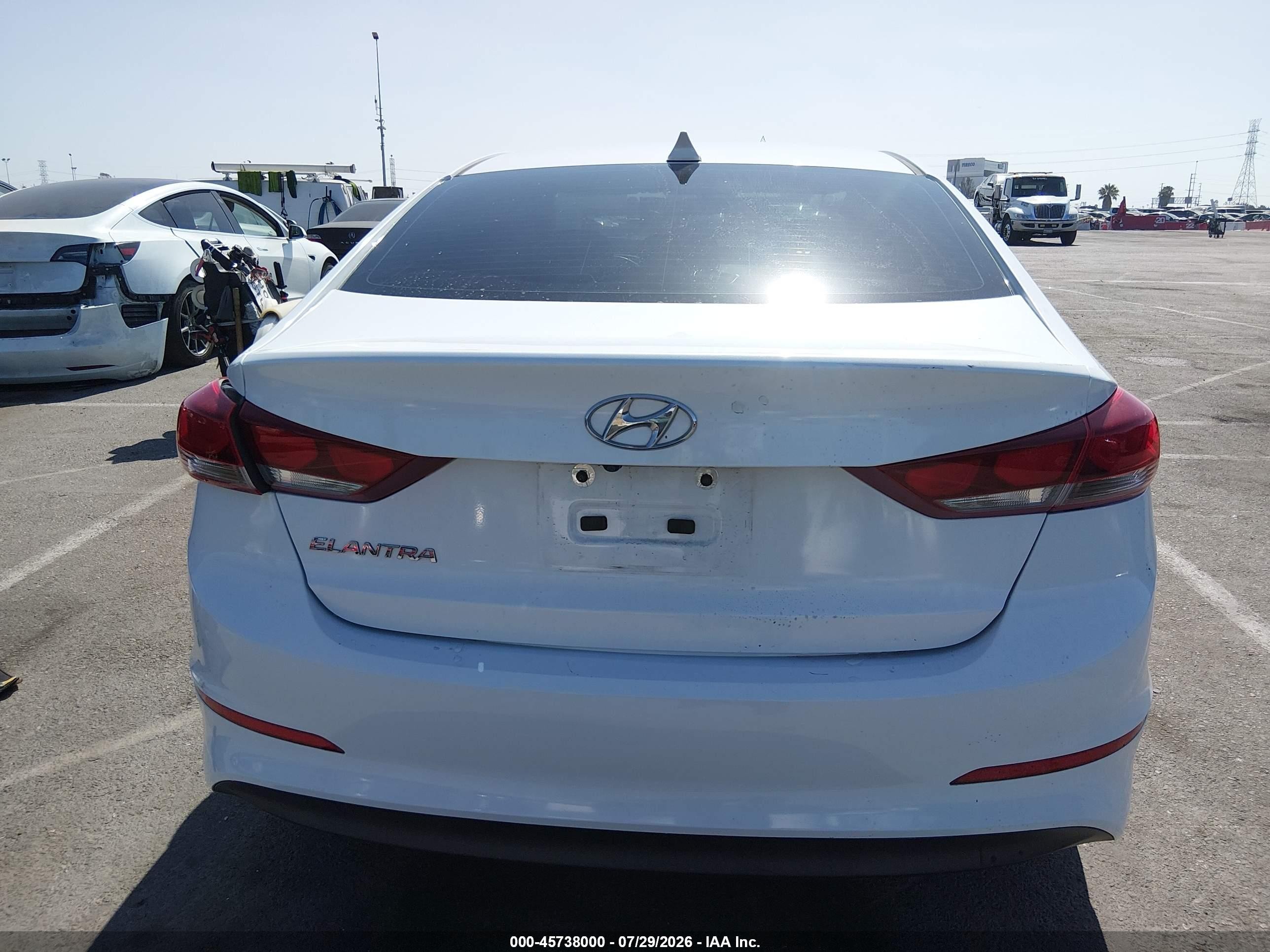 2017 Hyundai Elantra Se White vin: 5NPD84LF2HH028768