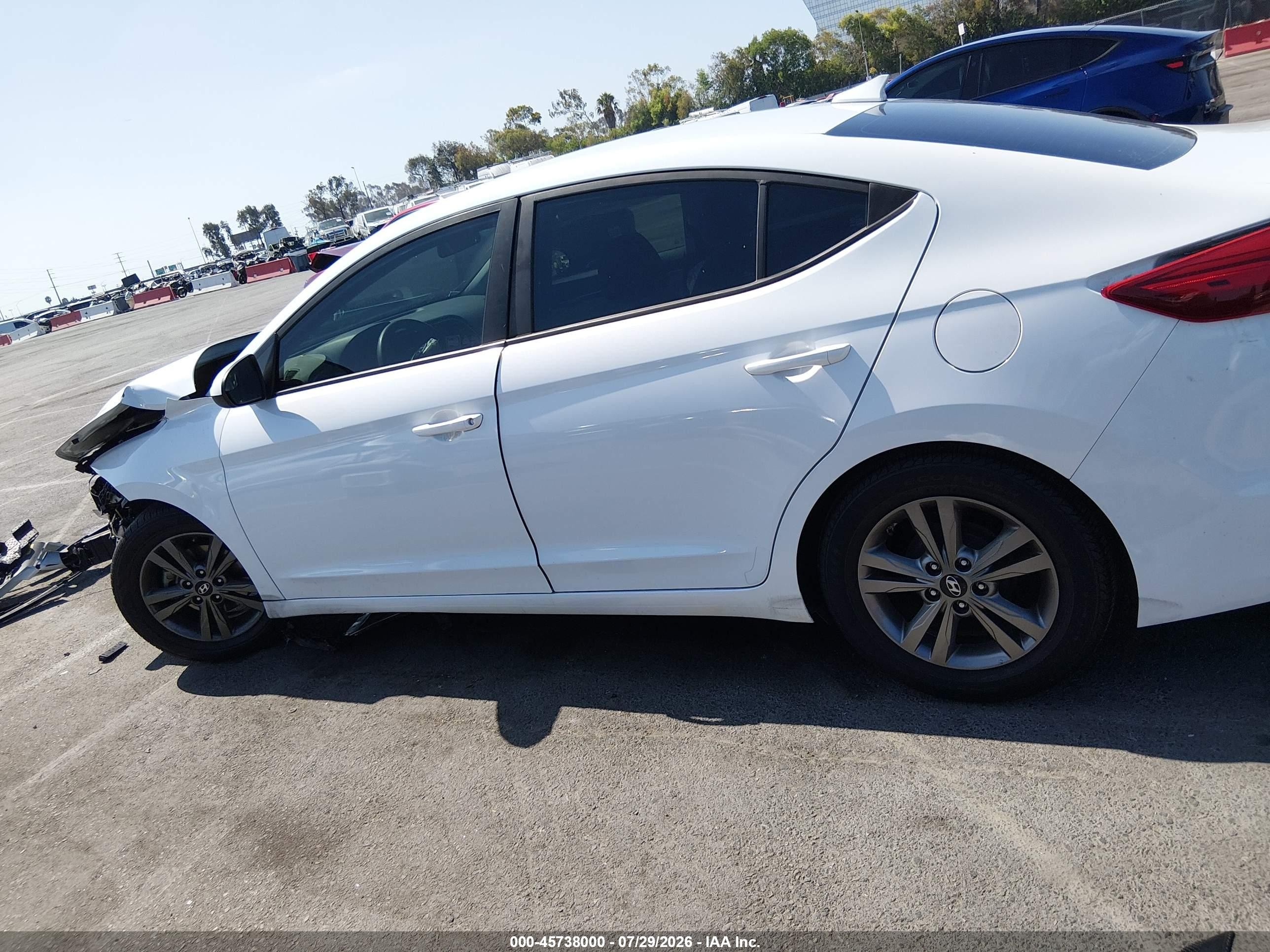 2017 Hyundai Elantra Se White vin: 5NPD84LF2HH028768