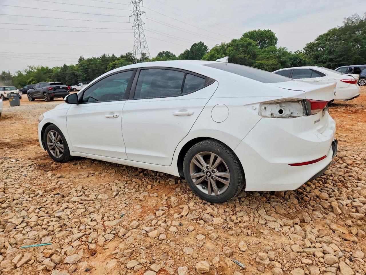 2017 Hyundai Elantra Se White vin: 5NPD84LF2HH057543