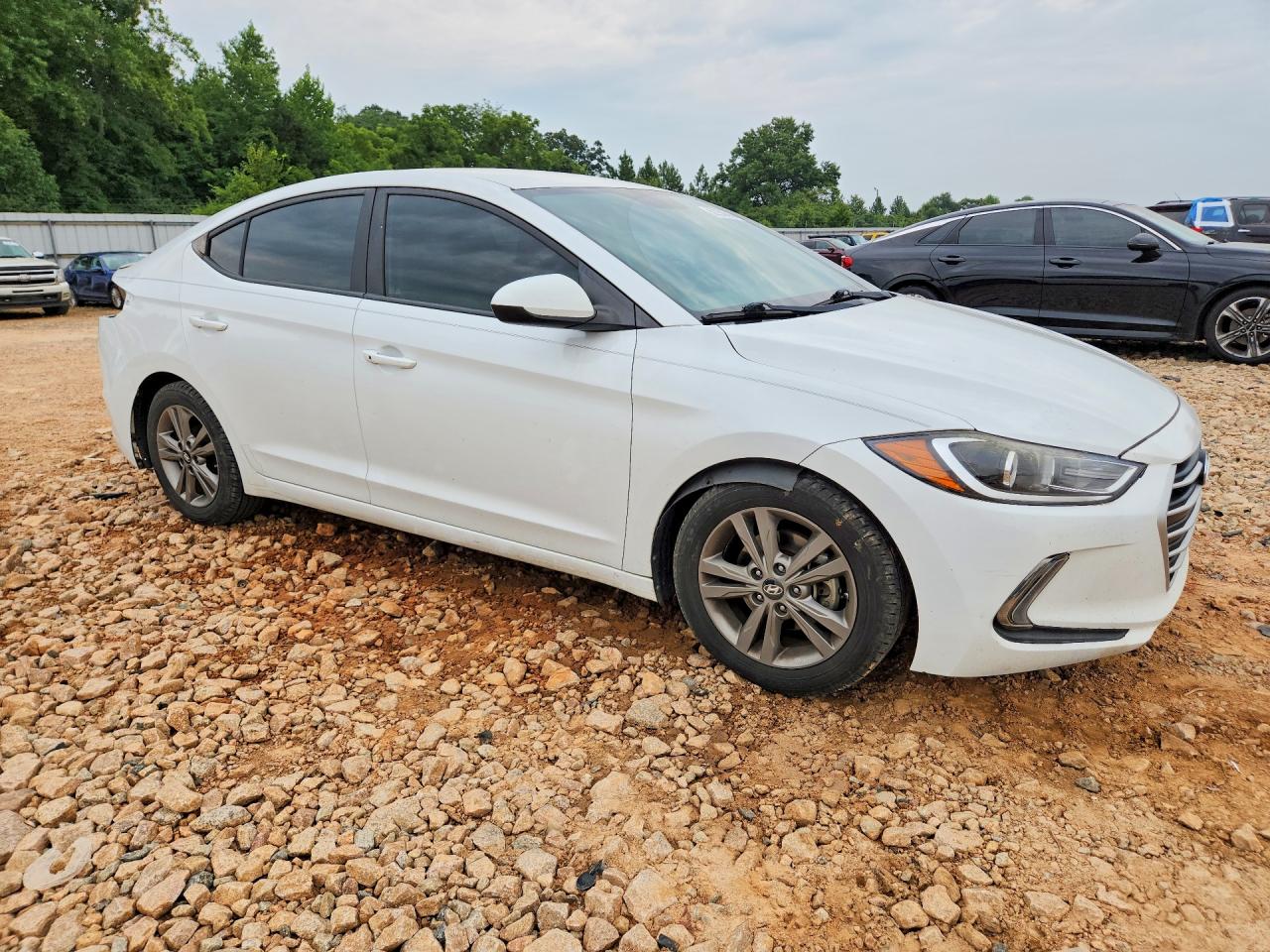2017 Hyundai Elantra Se White vin: 5NPD84LF2HH057543