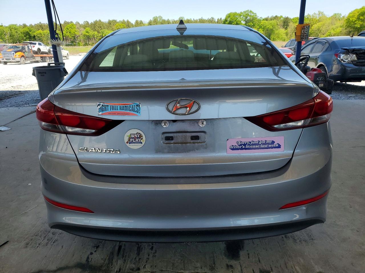 2017 Hyundai Elantra Se Silver vin: 5NPD84LF2HH083561